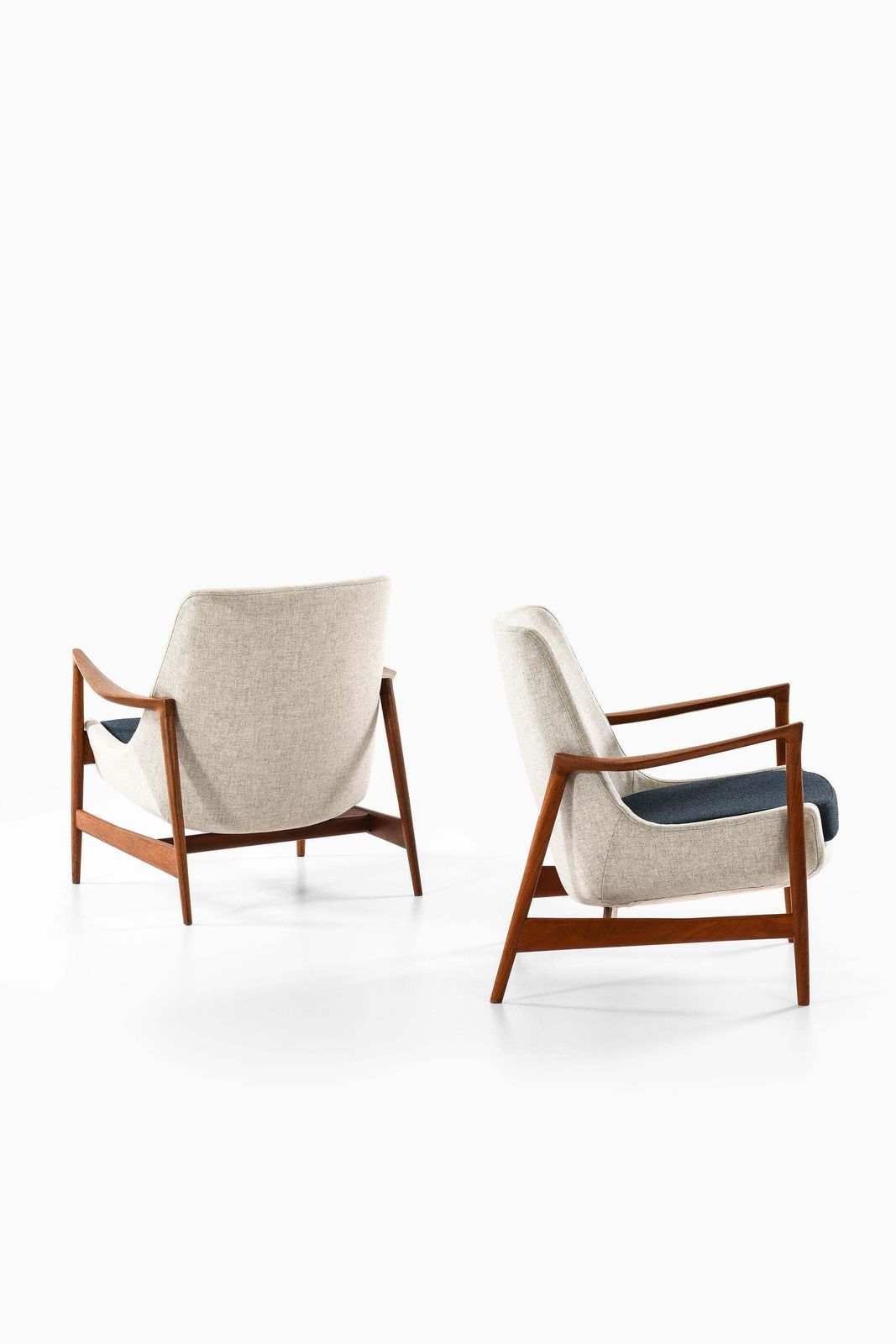 Set Of 2 Easy Chairs In Wool And Teak By Ib Kofod Larsen, 1950s photo buy
