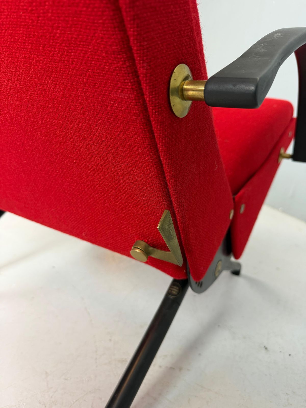 photo buy Osvaldo Borsani Red "P40" Lounge Chair For Tecno, 1950 Italy