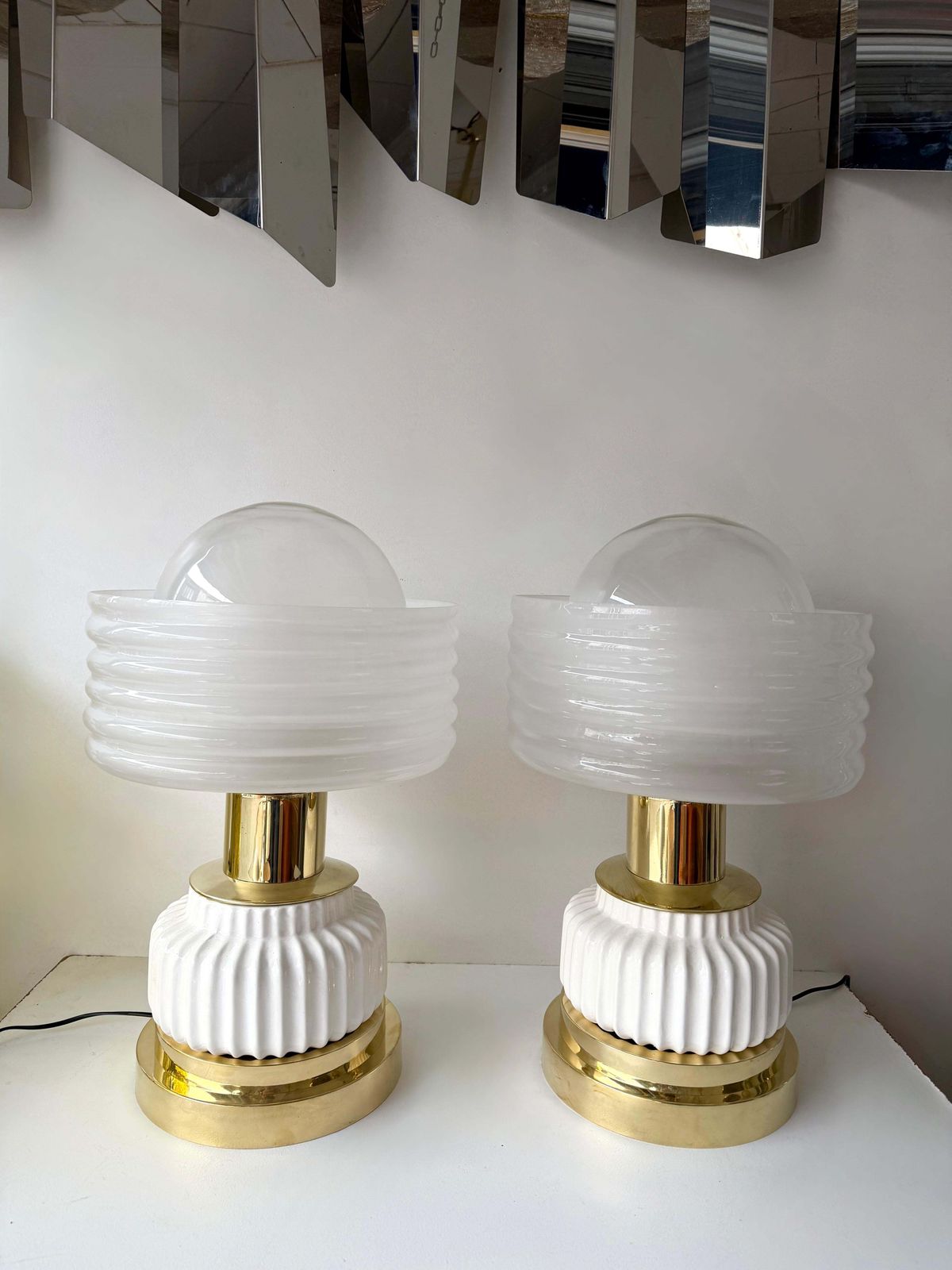 Contemporary Pair Of Brass And White Murano Glass Wave Shades Lamps, Italy photo for sale