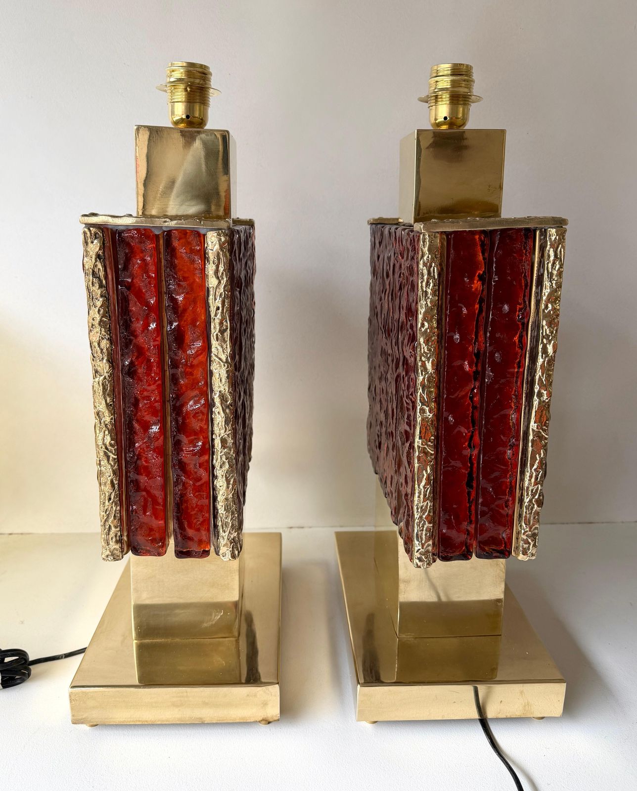 photo vinterior Contemporary Pair Of Brass Fusion And Red Murano Glass Lamps, Italy