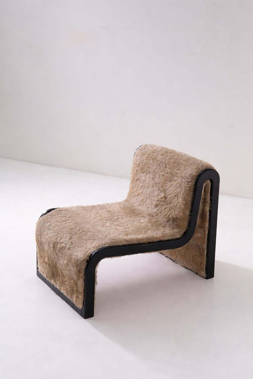 Postmodern Italian Chaise Longue In Faux Fur Brown photo for sale