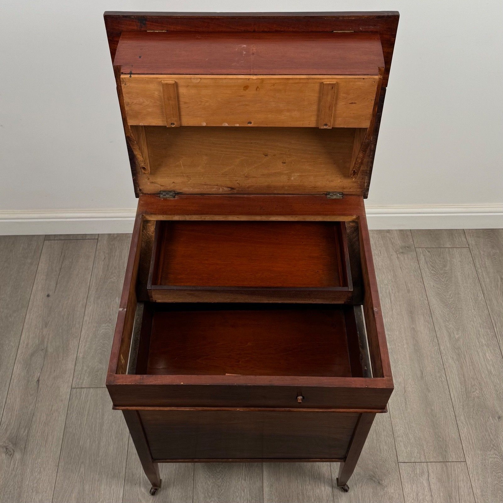685.0 Antique 19th Century Unique Davenport Desk In Rosewood photo