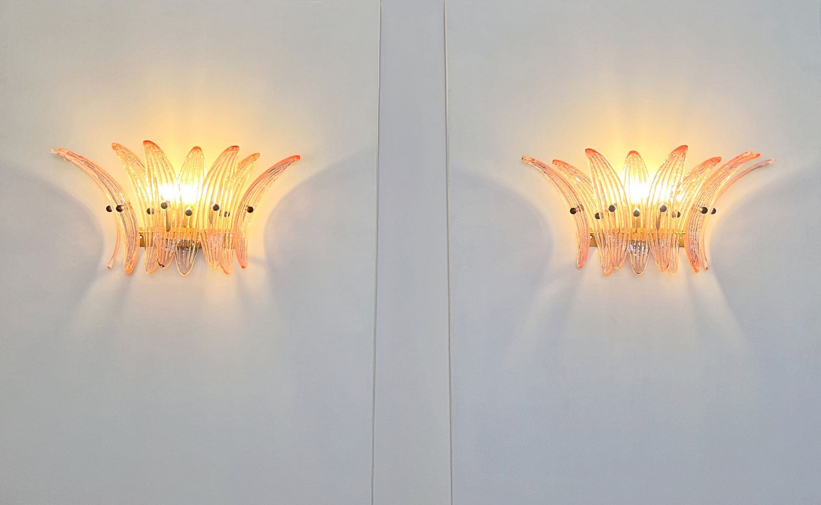 photo furniture Vintage Palmette Wall Light   Pink Glasses