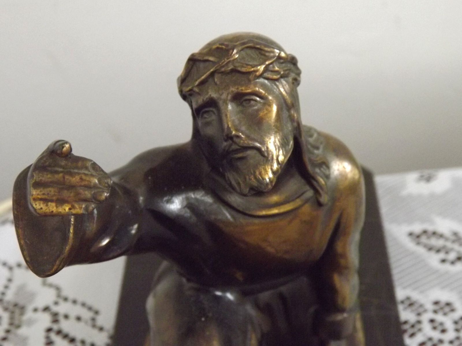 French Art Deco Table Lamp Spelter Figure Of Christ Marble Base Glass Shade photo vintage