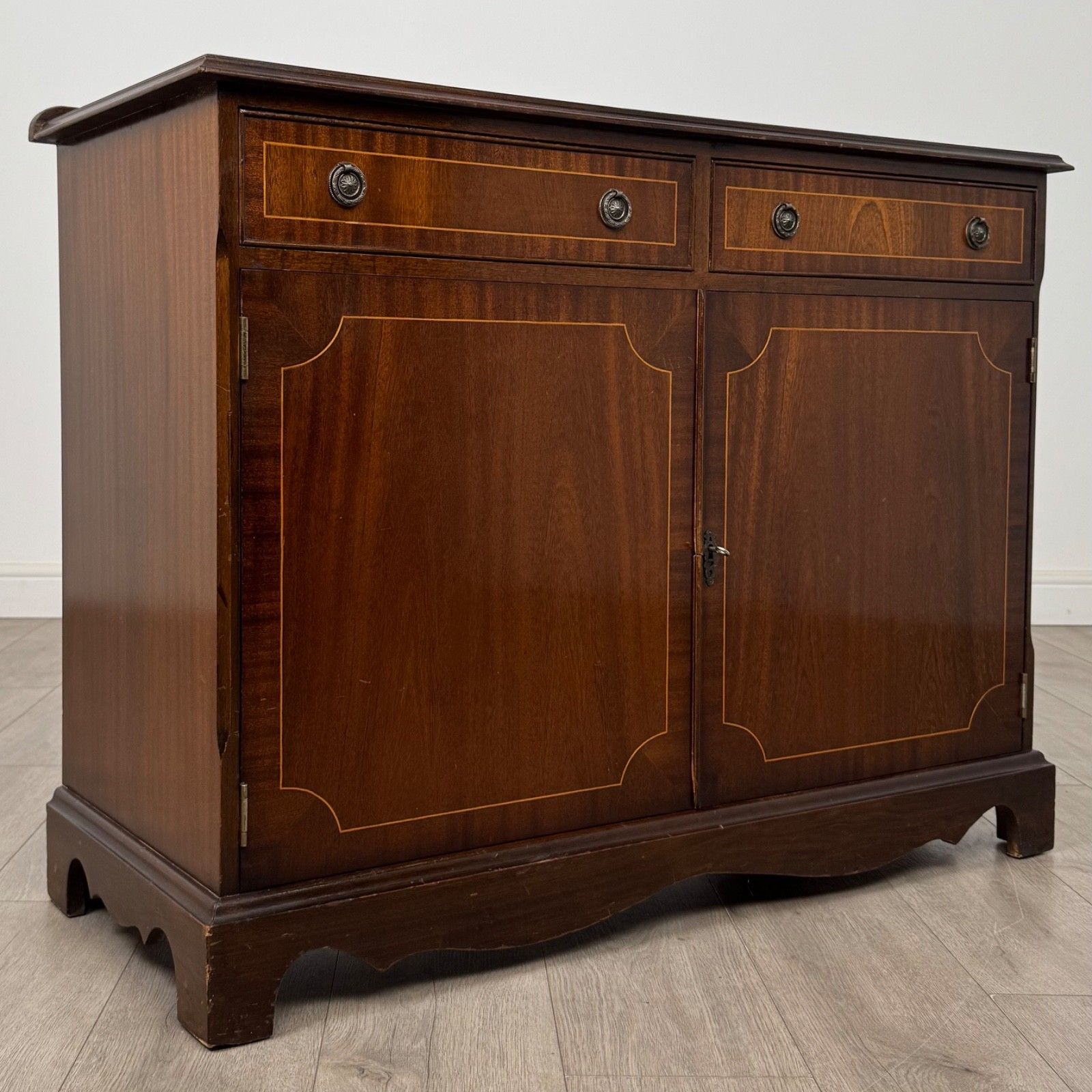 photo furniture Antique 20th Century Inlaid Cupboard In Mahogany ( Af 5263 )