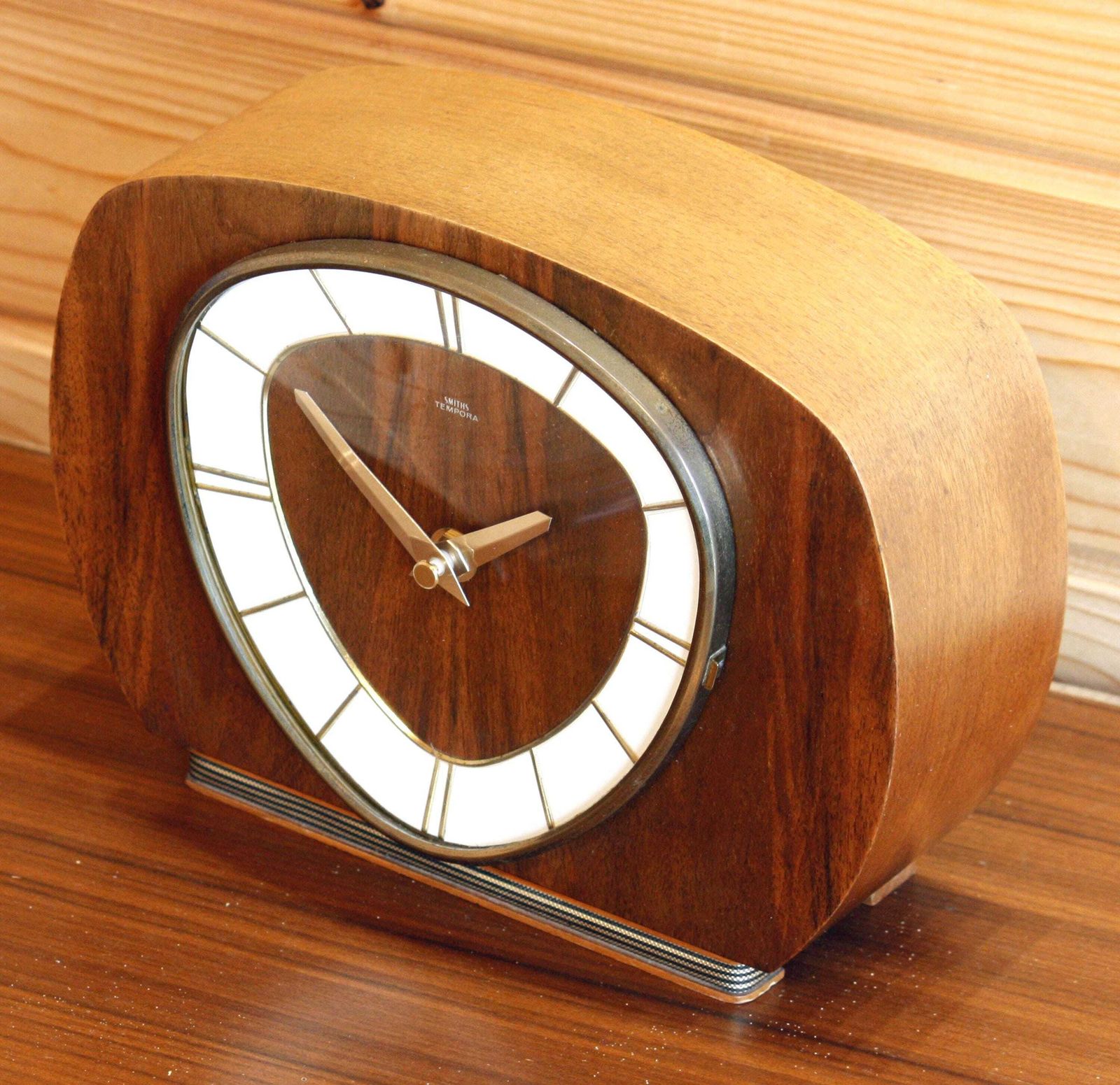 Vintage Smiths Mantel Clock   24cm Tempora Wooden Retro Bauhaus Mid Century Desk Clock Off The Wall Clocks photo furniture