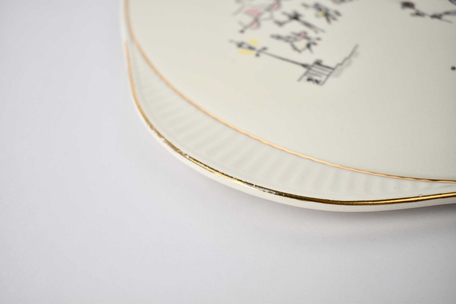 Mid Century Grünstadt Germany Pottery Ceramic Taartschaal "Café De Paris" Vintage Jaren 1950 Schaal Crème Off White Ivoor Gouden Rand | Frans photo 120.0