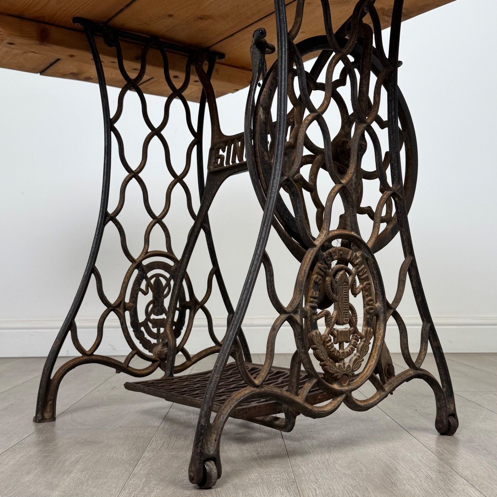 Furniture Vintage 20th Century Cast Iron Table Of Good Quality ( Af 5285 ) photo