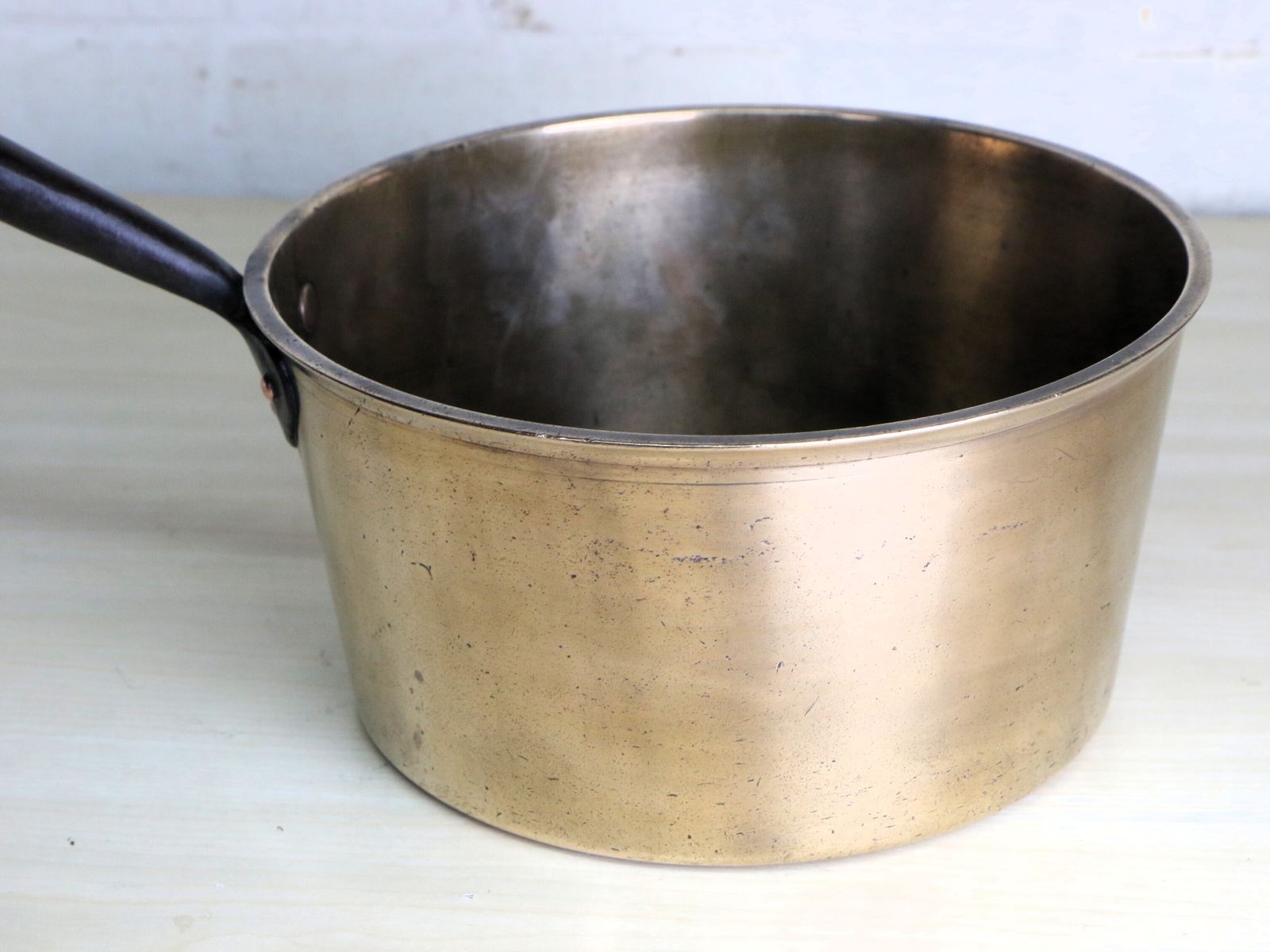 photo furniture Large Antique Brass Gypsy Saucepan Well Made  And Heavy Great Fireplace Kindling Bin Store