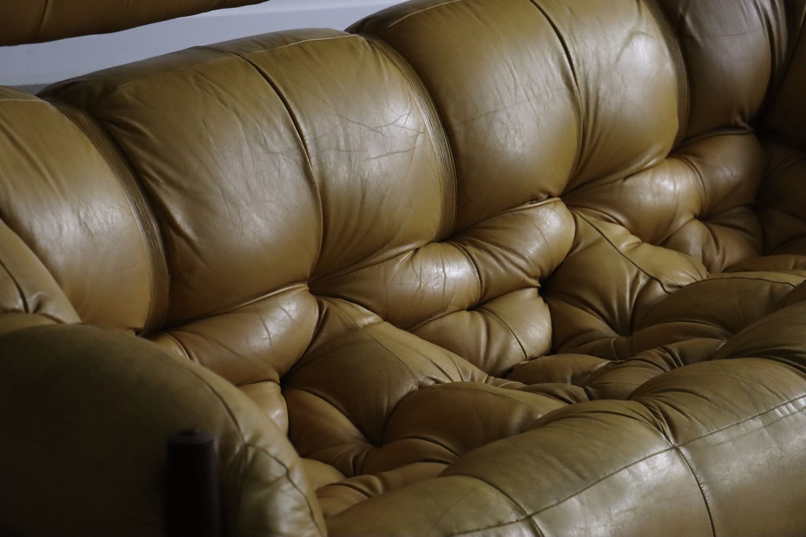 Percival Lafer Mp 81 Three Seater Sofa In Yellow Leather, Brazil 1970s photo vintage