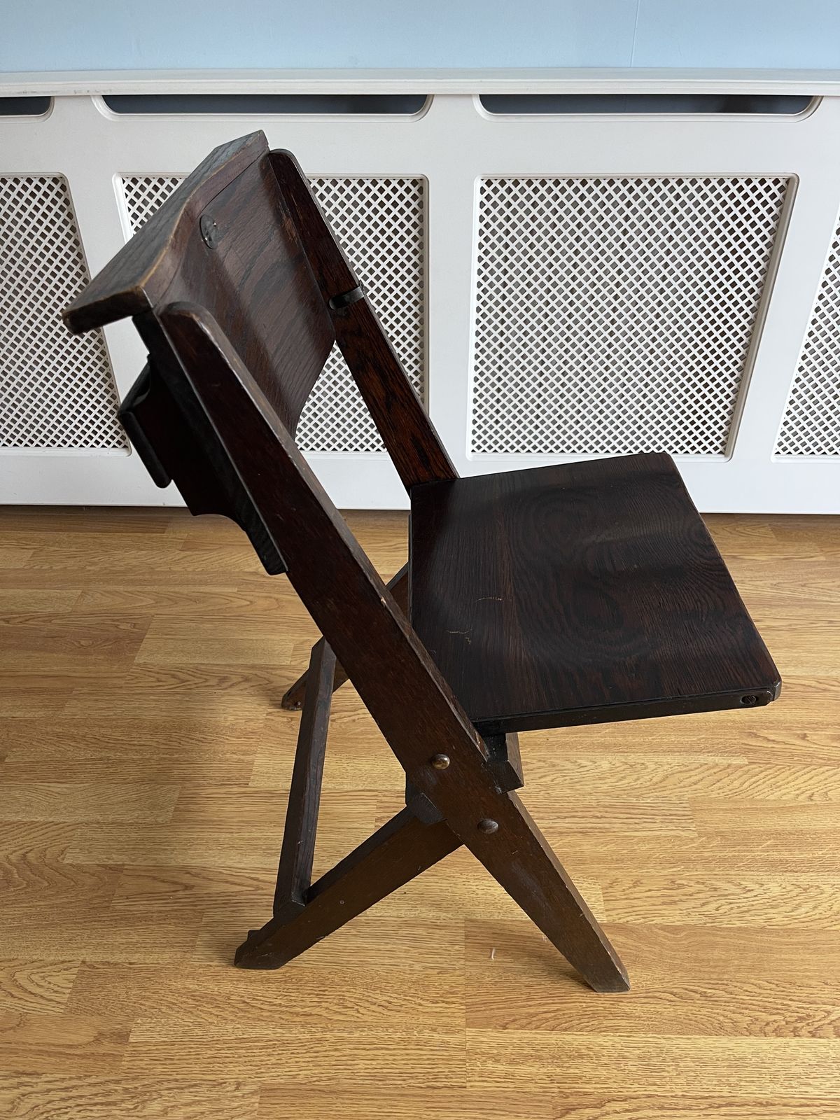 photo vinterior Antique Oak Chapel Folding Chairs By The Bennett Furnishing Co. Ltd