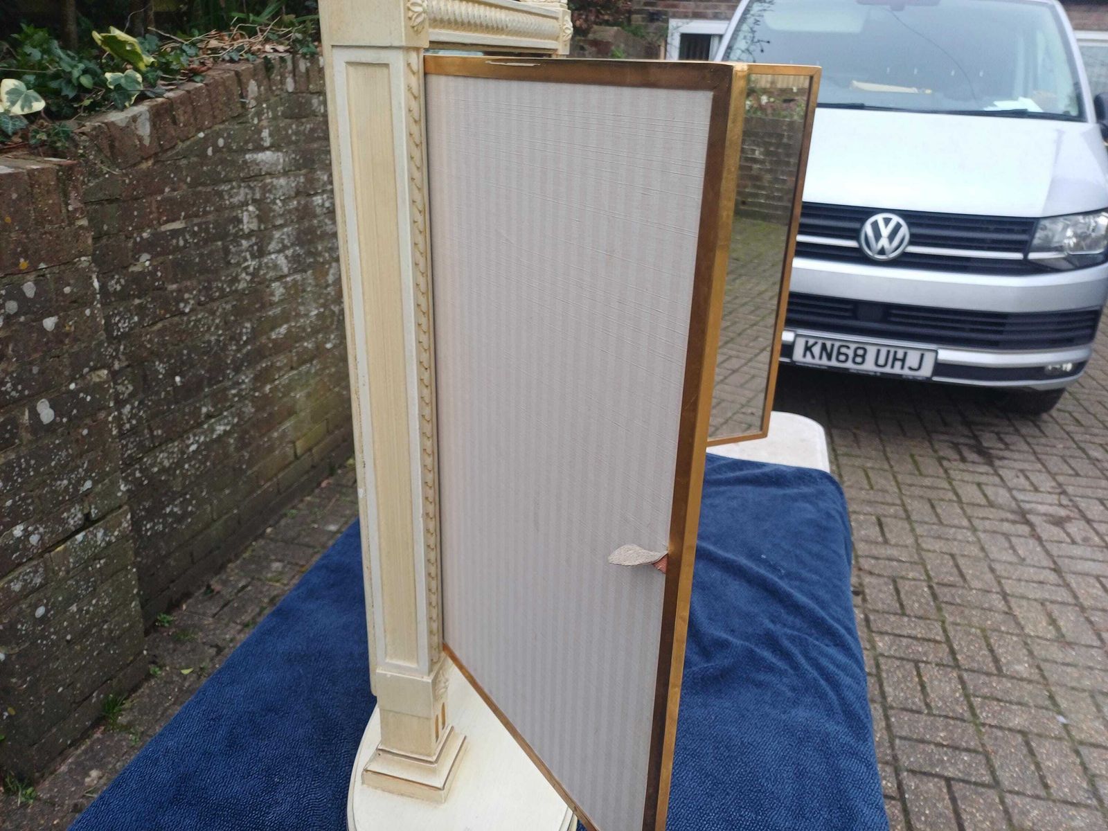 High Quality 80s Antique Ritz Hotel Dressing Table Mirror Triple Vanity Folding Doors Gold Cream Painted Brass Frame photo buy