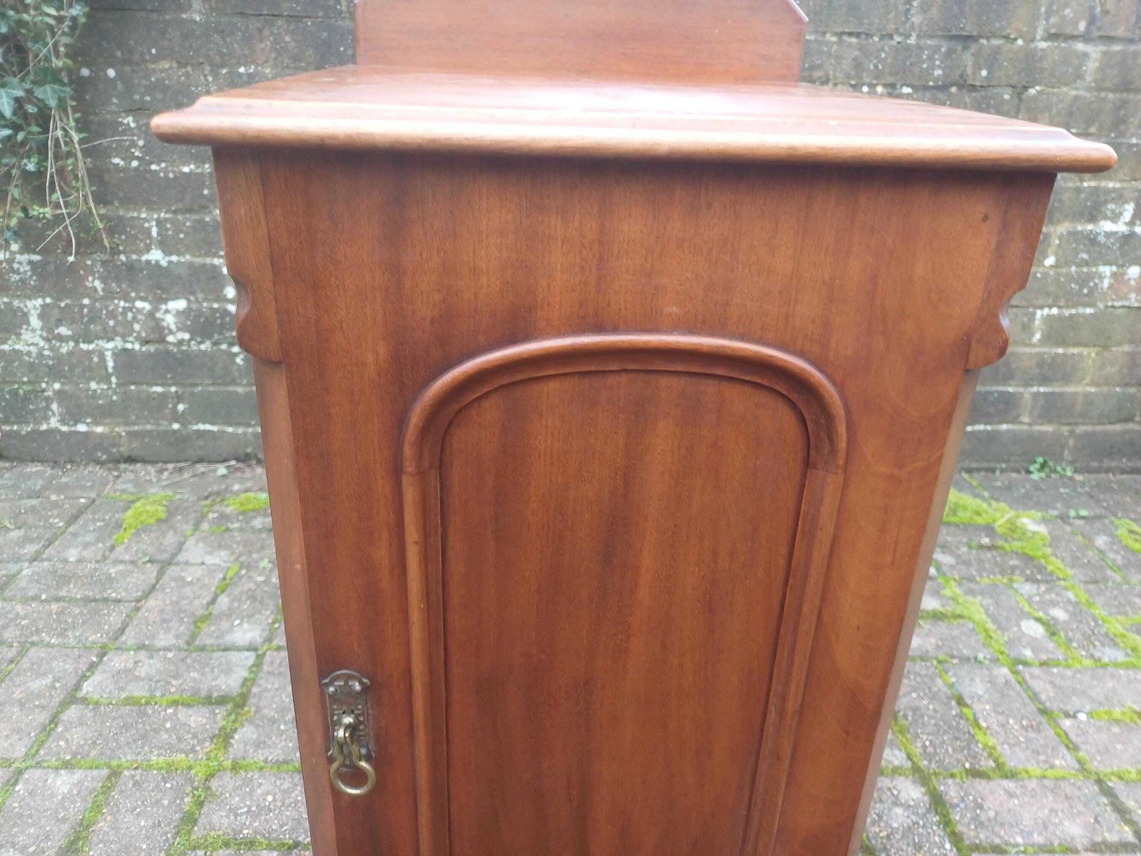 275.0 Late Victorian Mahogany Bedside Cupboard Compact Antique Pot Cabinet With Arch Panel Door Brass Handle Shelf Storage photo