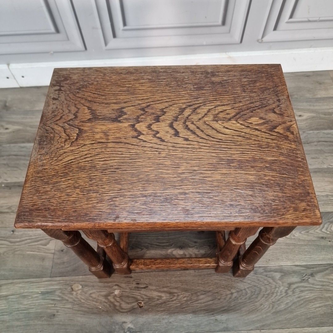 Antique Nest Of Tables Oak Wooden Turned Legs Arts & Crafts Side Lamp Vintage photo Furniture
