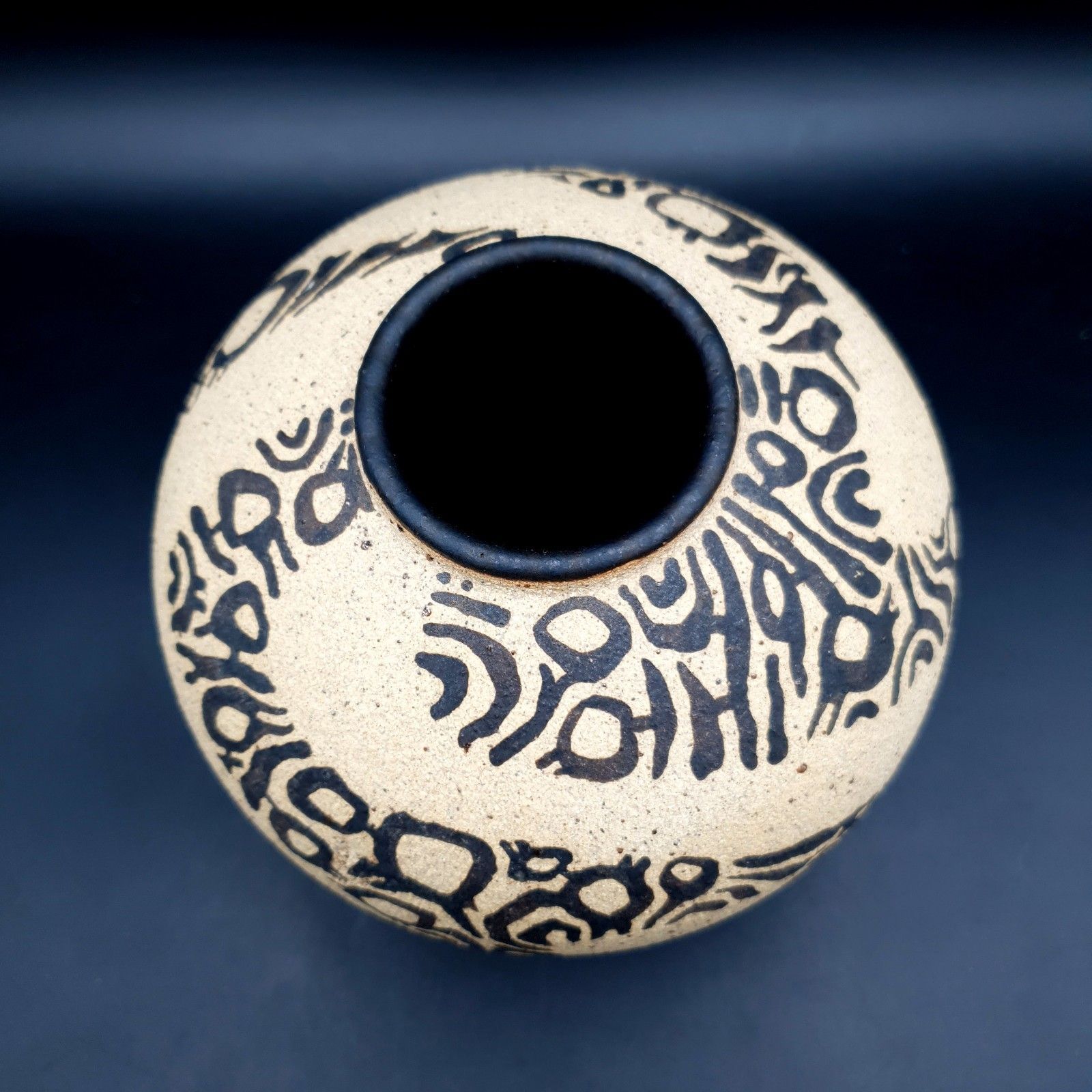 Vintage Studio Pottery Vase H 13cm Stoneware Spherical Black Slip Signed photo 70.0