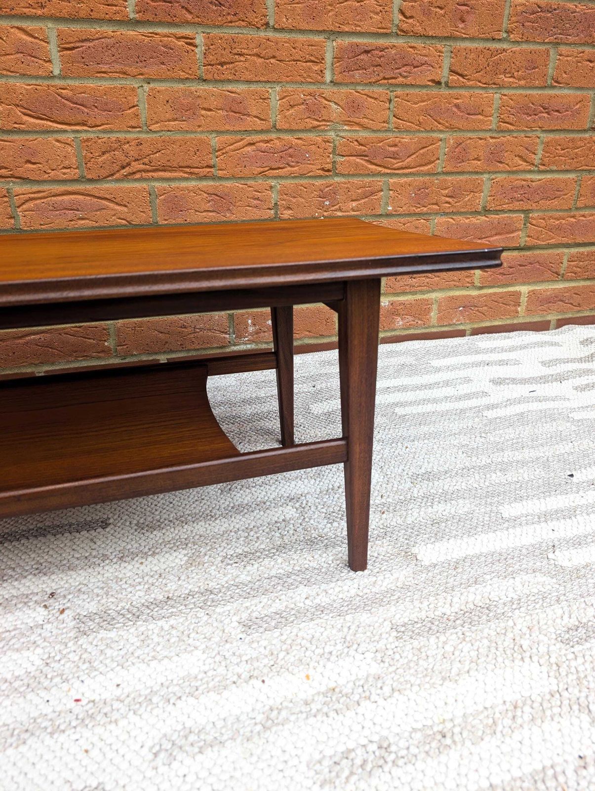 photo vintage Midcentury Solid Teak Coffee Table By Richard Hornby By Fyne Ladye.