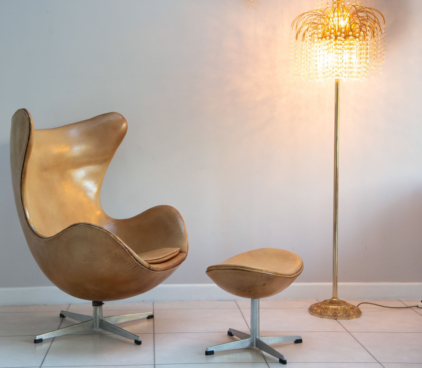 Egg Chair & Ottoman By Arne Jacobsen For Fritz Hansen. In Original Condition. 1964 photo Furniture