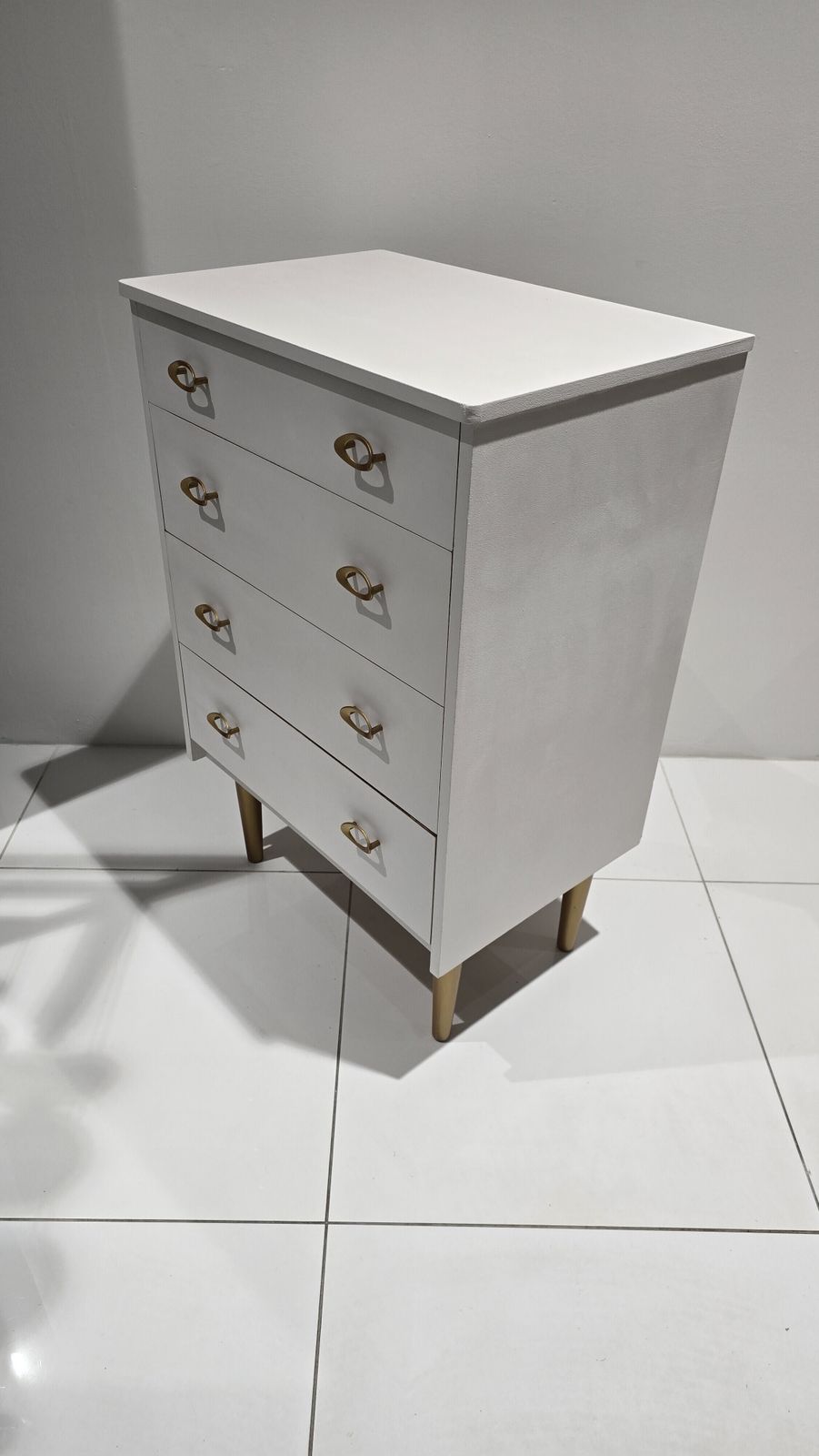 photo furniture Rococo White Chest Of Drawers. 4 Drawers