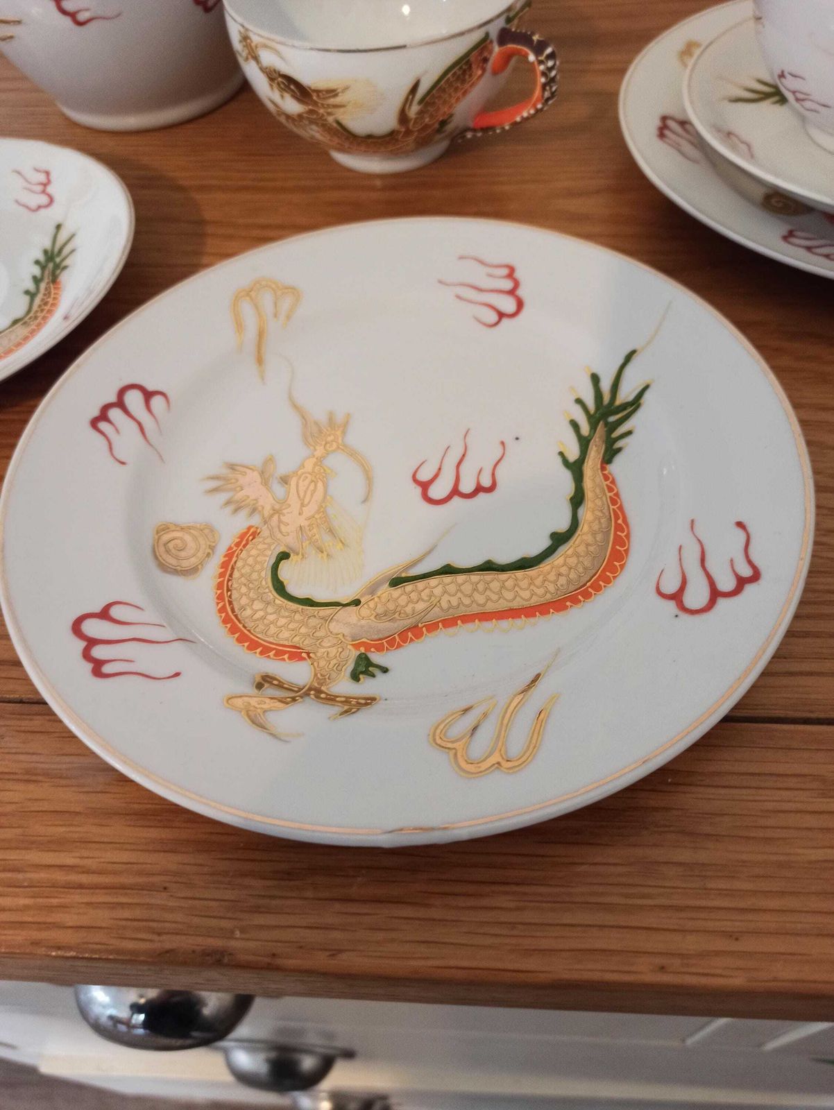 photo vintage Japanese Dragon Teaset For Four. Porcelain. Very Good Condition.