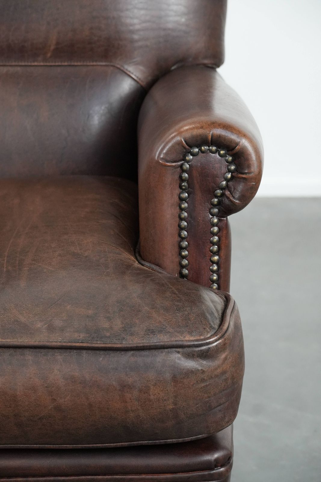 Furniture Characterful Sheepskin Armchair With A Beautiful Deep Color photo
