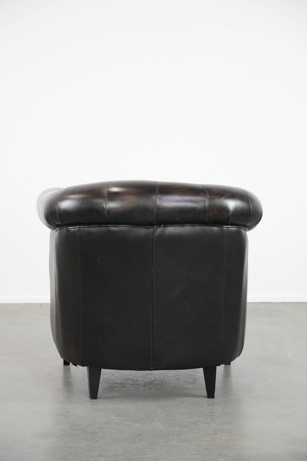 Dark Luxurious Cowhide Chesterfield Club Armchair In English Style, Finished With Decorative Nails photo Furniture