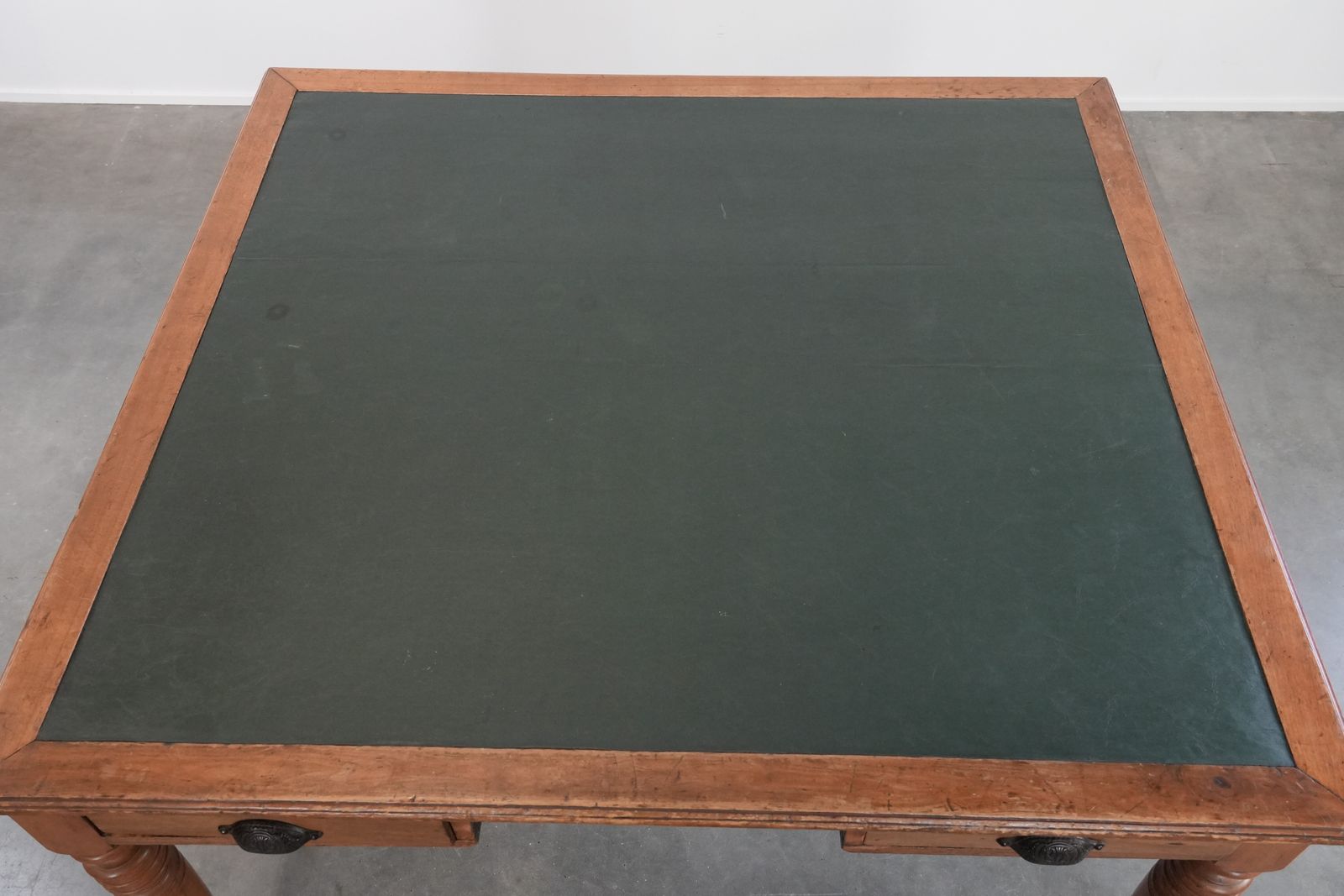 Antiek Schrijftafel/Partnertafel Met 4 Lades En Een Groen Lederen Blad photo buy