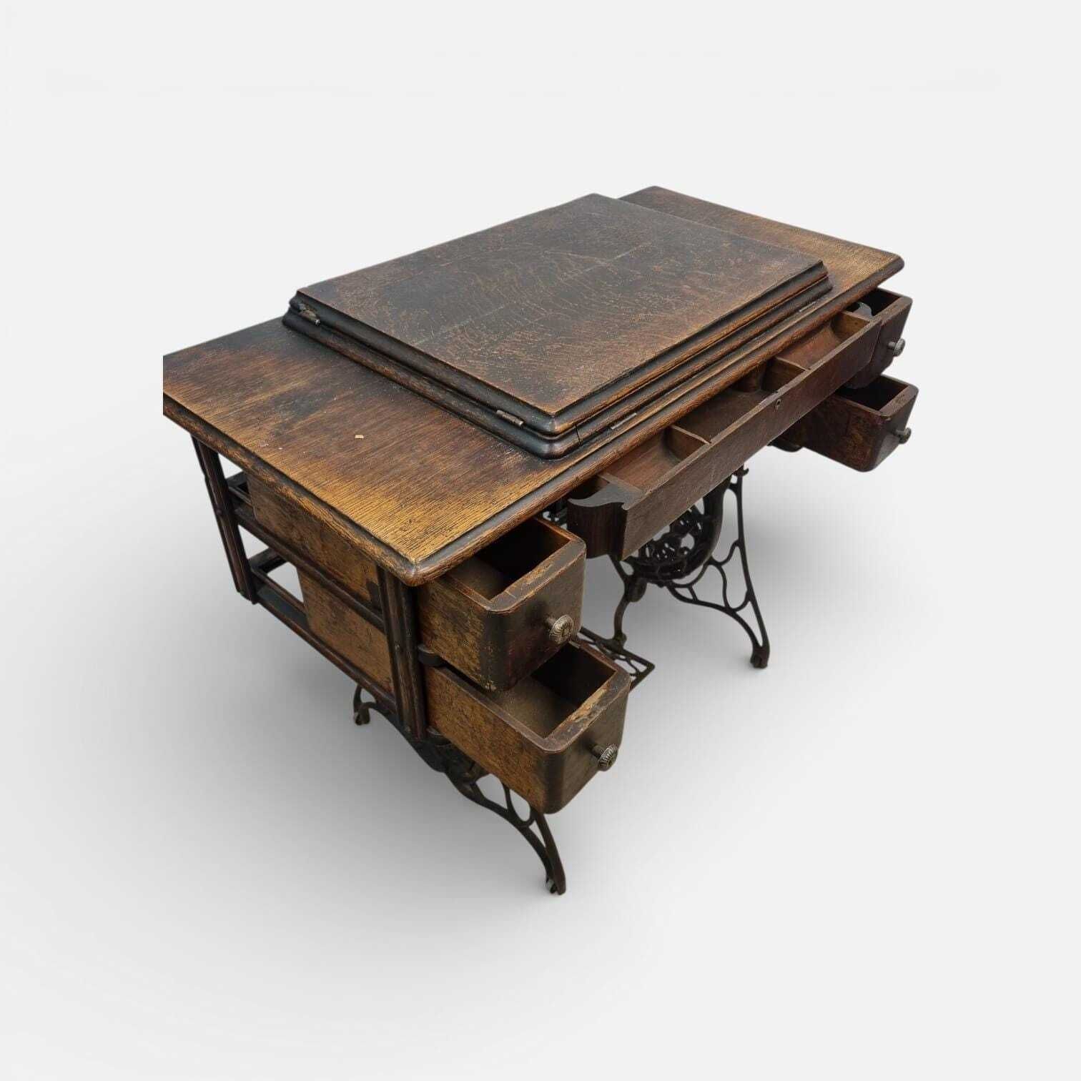 Antique Singer Treadle Sewing Machine / Original Cabinet / C1915 photo for sale