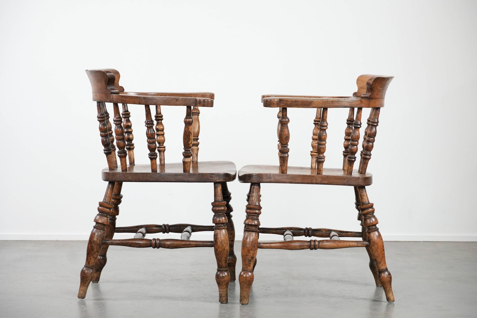 Set Van 2 Antieke Engelse Captain Chairs / Stoelen / Bureaustoelen Uit Het Begin Van De 19e Eeuw photo furniture
