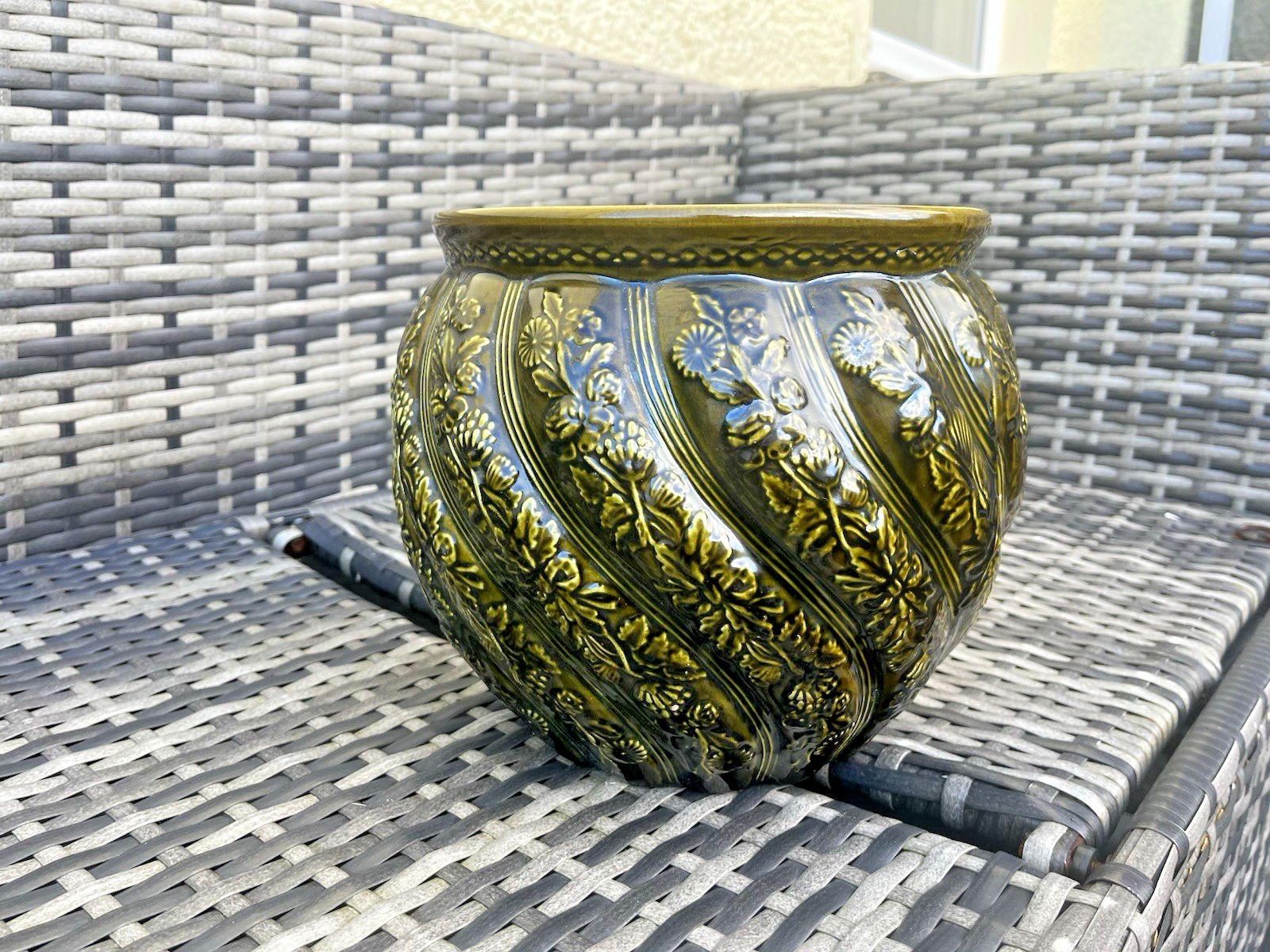 Antique English Majolica Bramble Design Planter Plant Pot Jardiniere Bretby ? photo vinterior