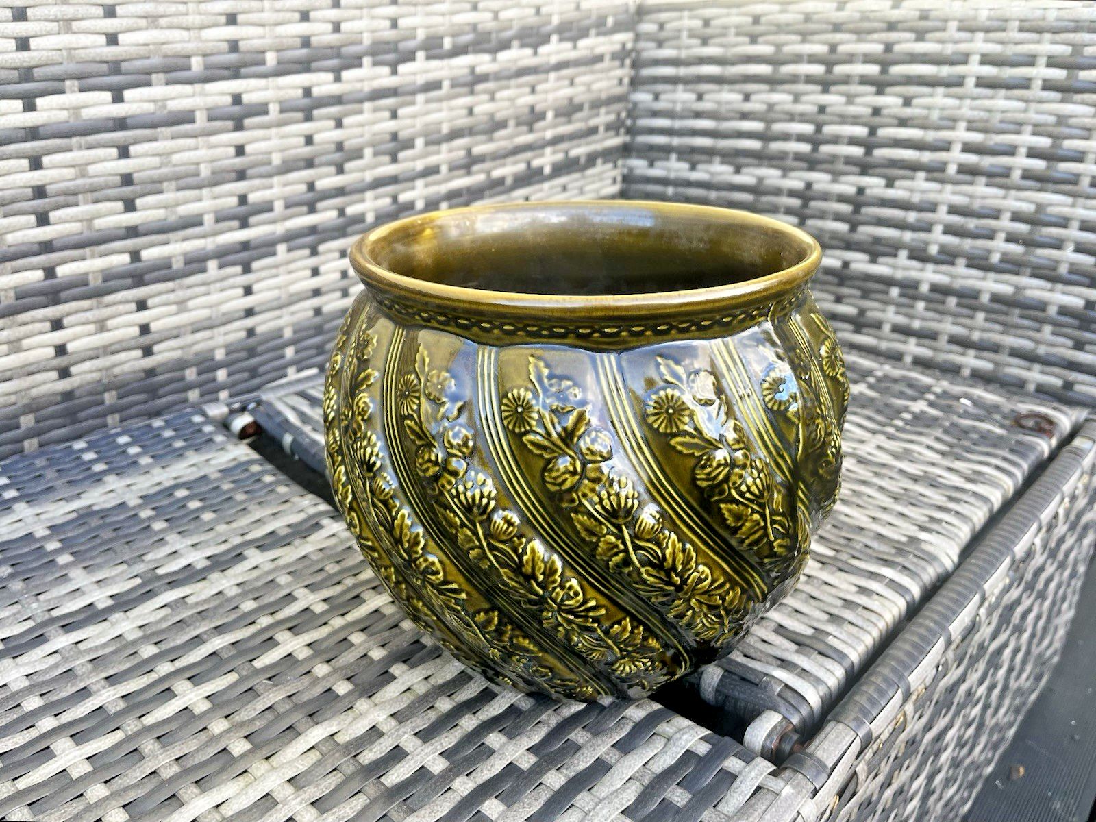 Home Decor Antique English Majolica Bramble Design Planter Plant Pot Jardiniere Bretby ? photo