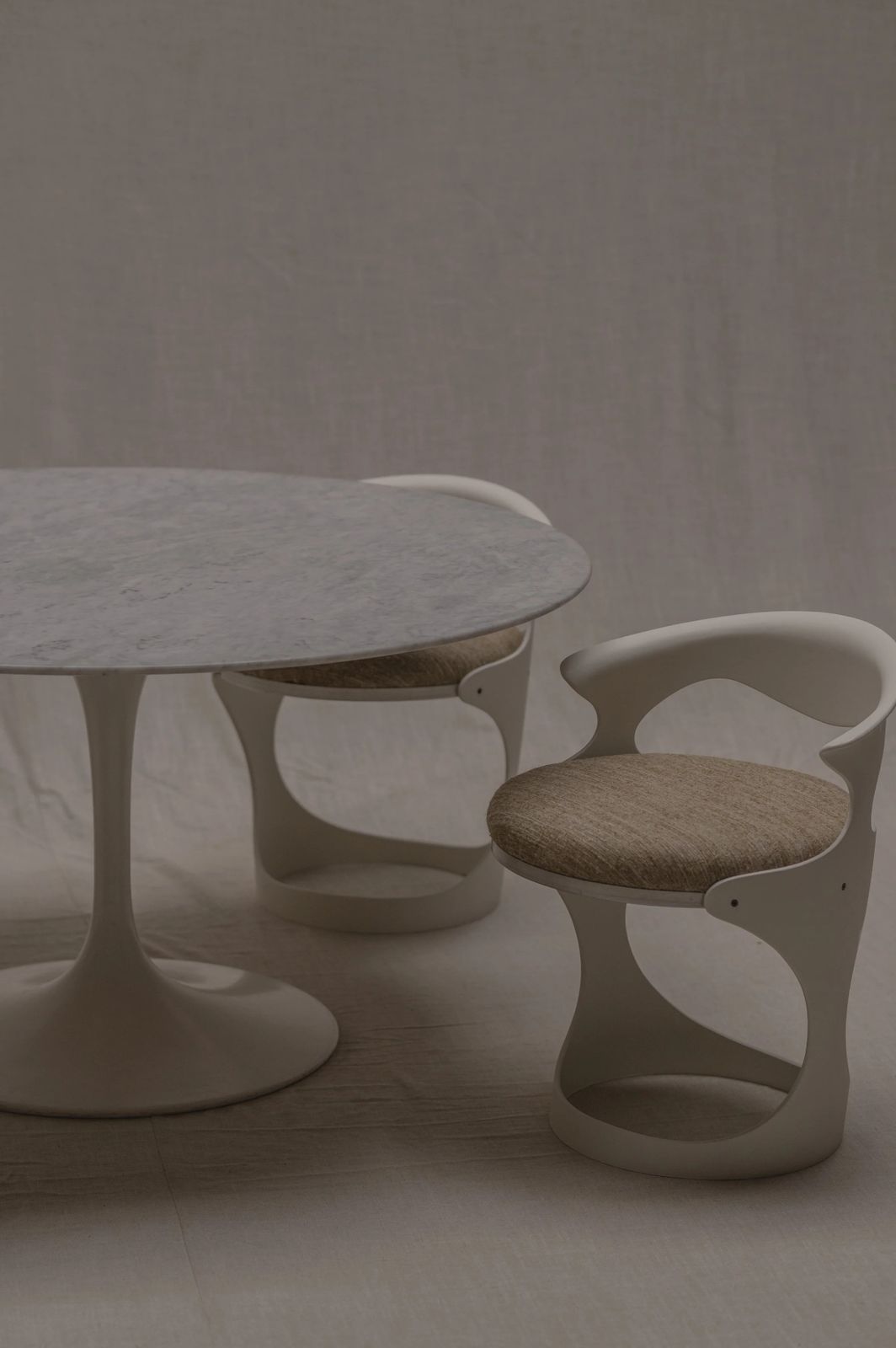 photo vinterior Extra Large ‘Tulip’ Dining Table By Eero Saarinen For Knoll International, 1960s