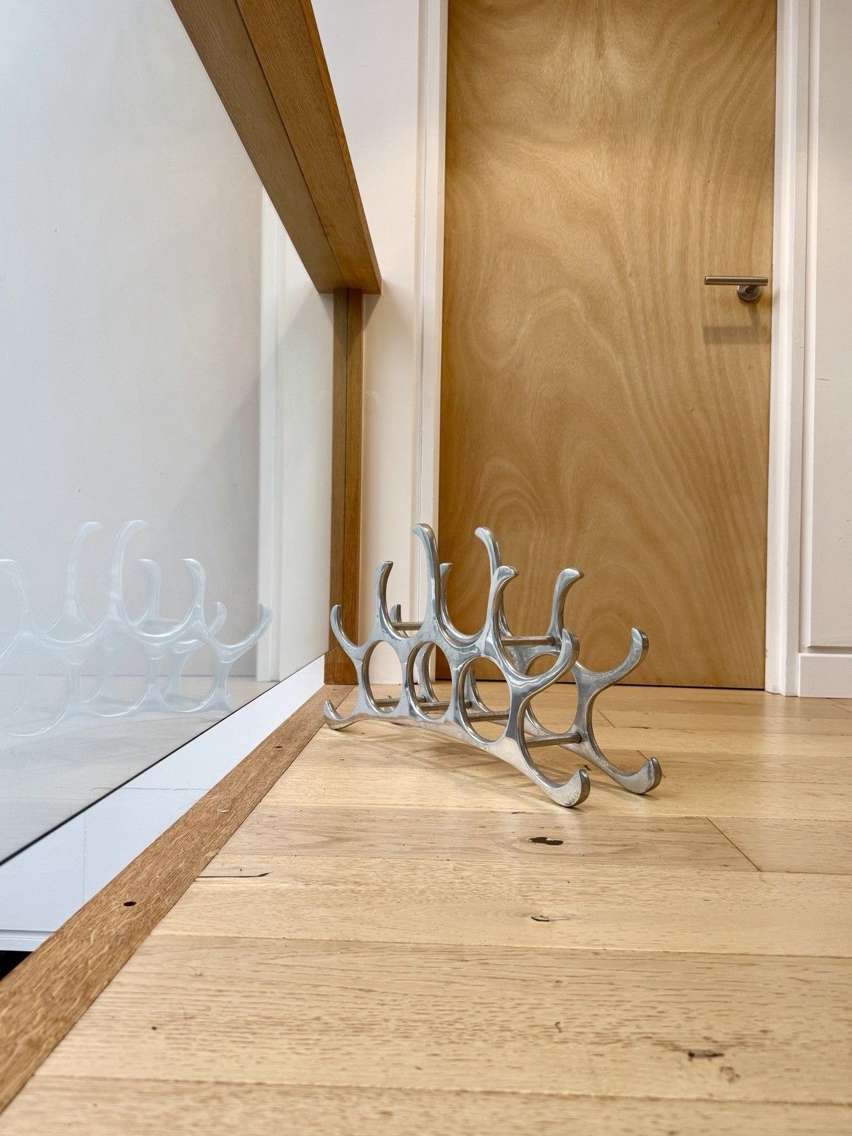 photo vintage Michael Noll Style 9 Bottle Wine Rack In Polished Aluminium