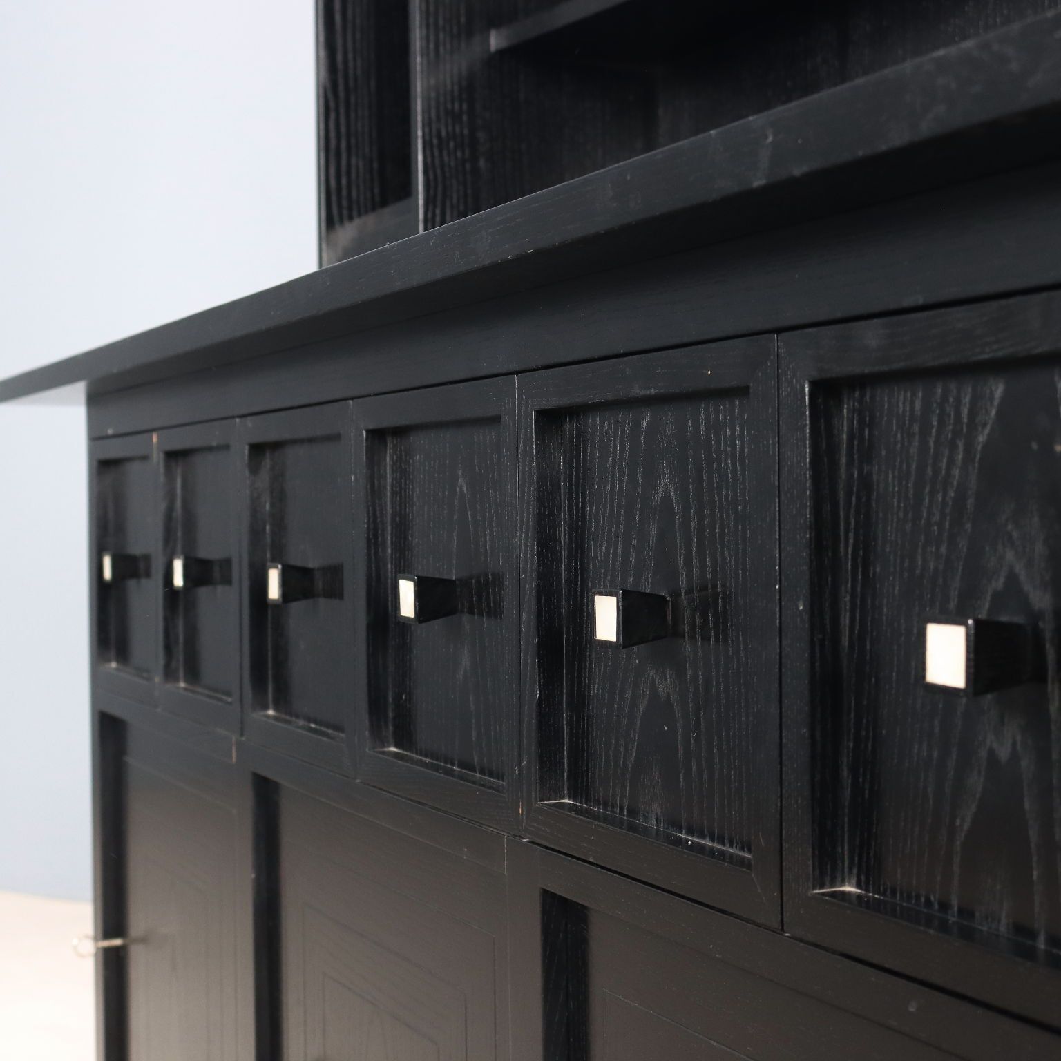 Mobile Credenza Di Charles Rennie Mackintosh Per Cassina photo 3030.0