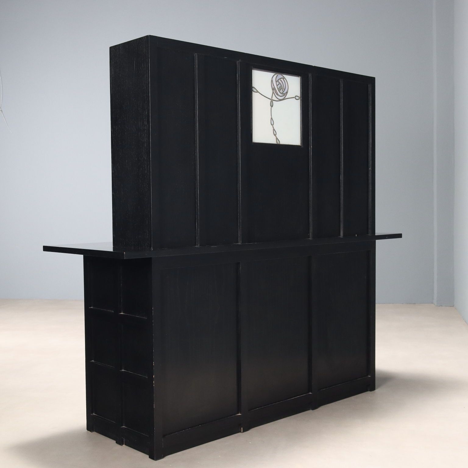 3030.0 Mobile Credenza Di Charles Rennie Mackintosh Per Cassina photo