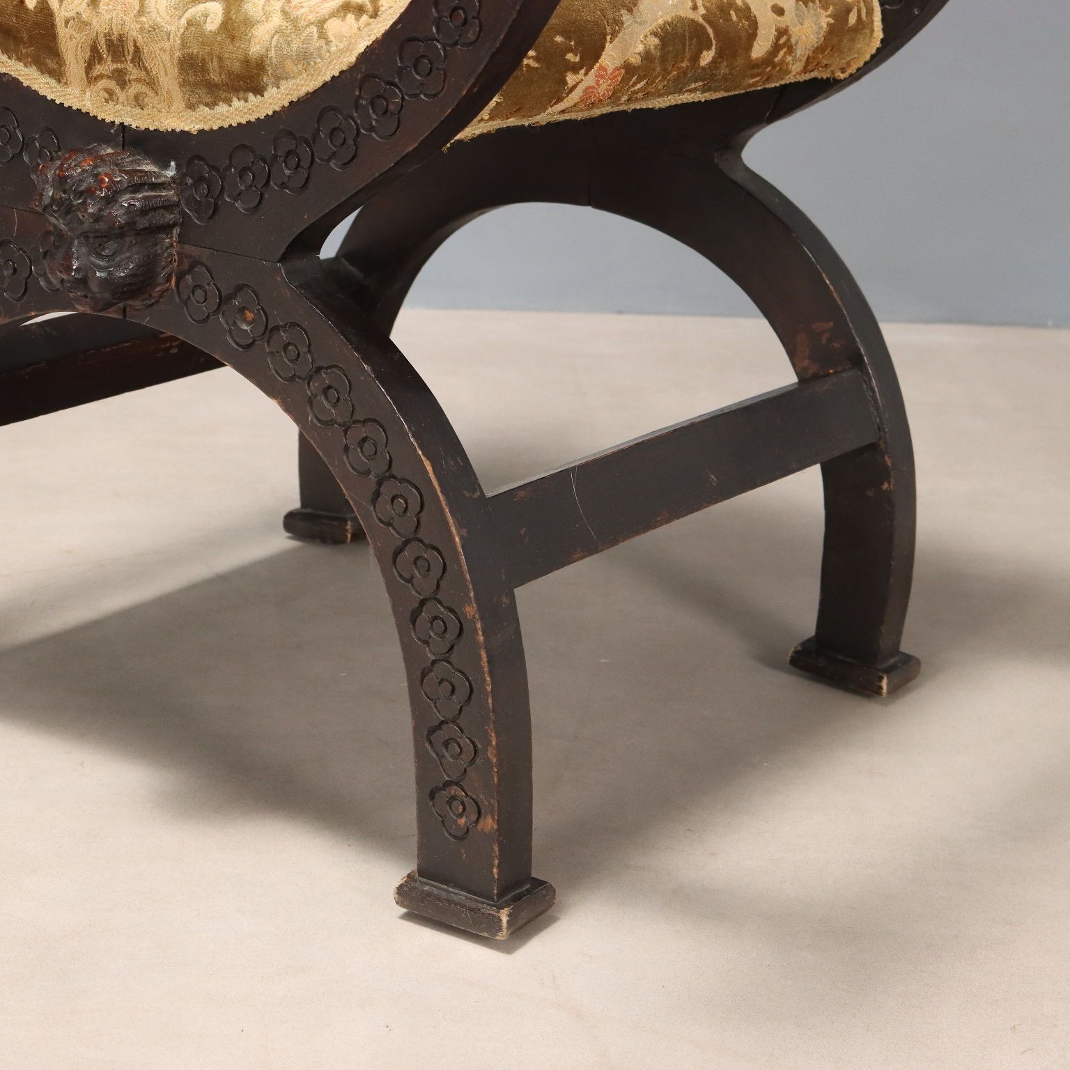Antique Chairs Savonarola Beech Carvings Italy XIX Century photo vinterior