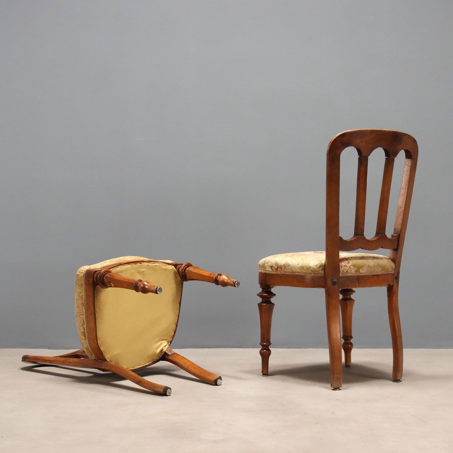 photo furniture Antique Chairs Walnut Fabric Padding Italy Late XIX Century
