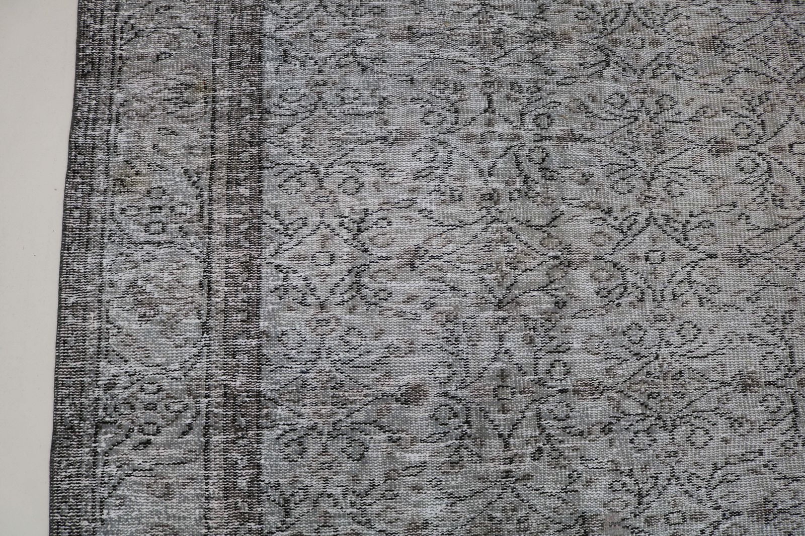 Vintage Turkish Sparta Rug, 307 × 191 Cm, Circa 1950 photo vinterior