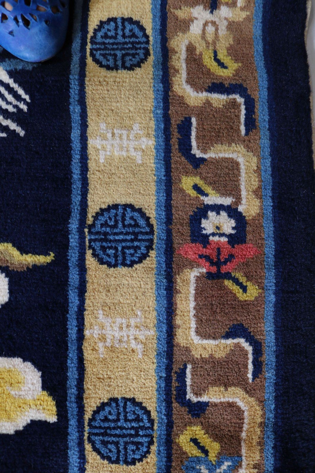 Antique Chinese Dragon Rug, 167 × 167 Cm, Circa 1940 photo vinterior