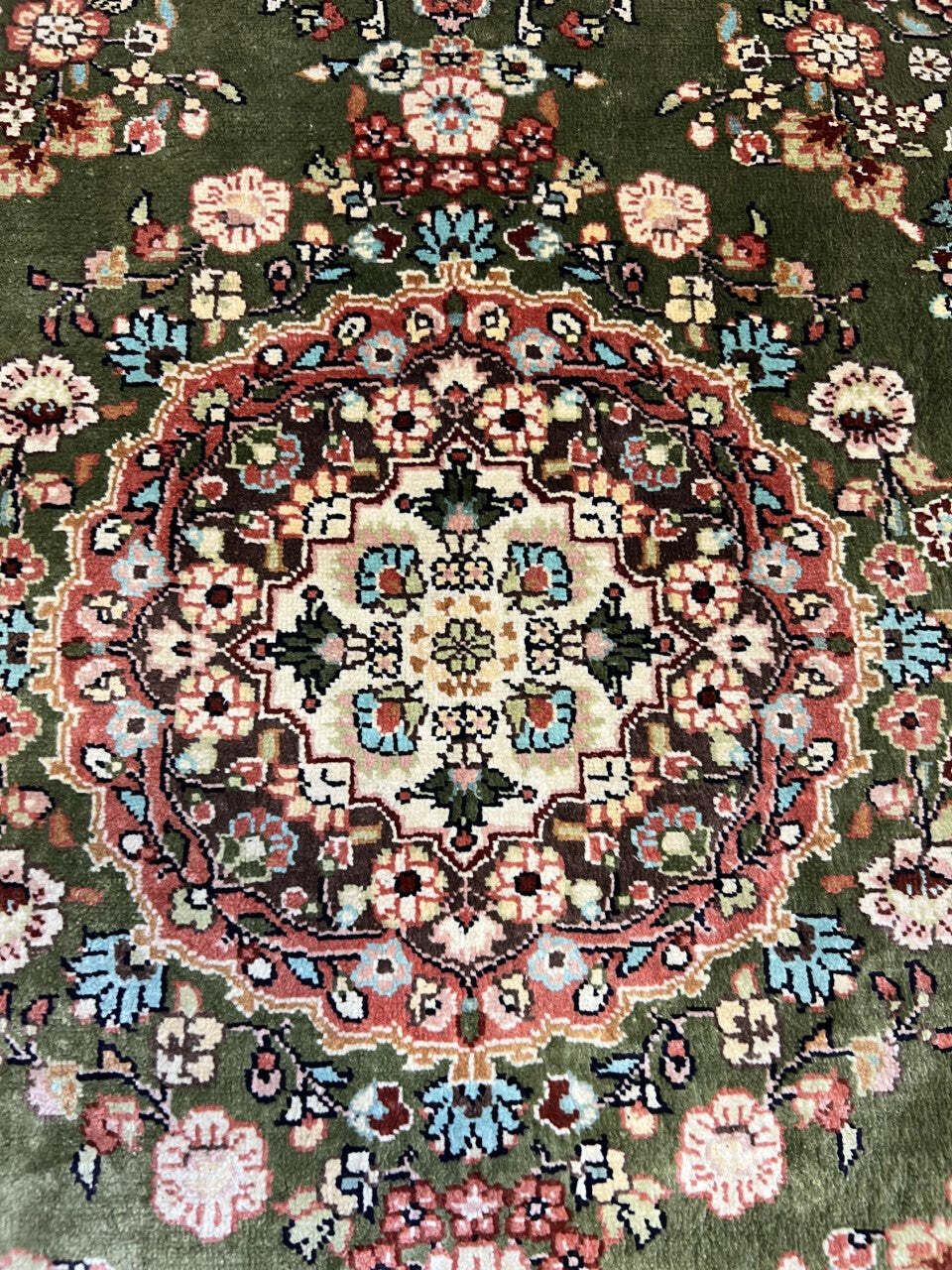 Green Field Turkish Silk Rug, 96 × 63 Cm, Circa 1950 photo vintage