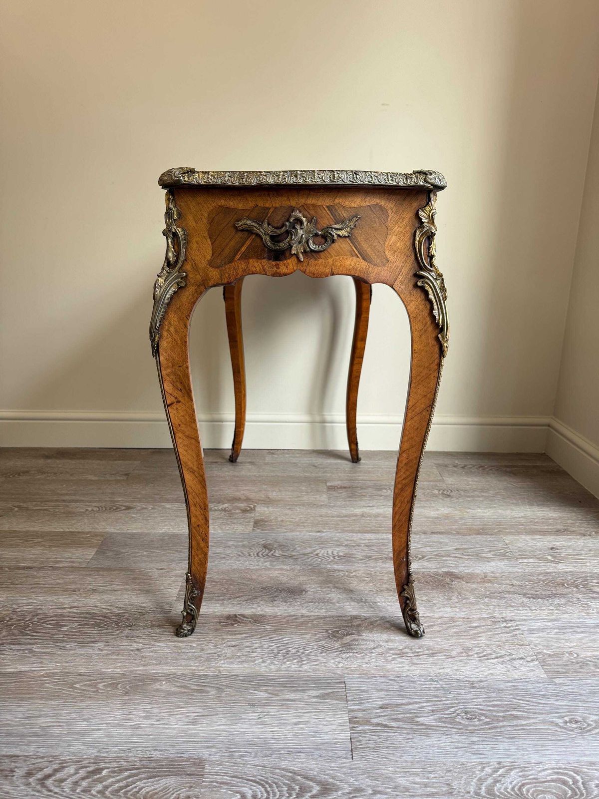 2750.0 Antique French Louis XV Style Burl Walnut Hallway Console Table Gilt photo