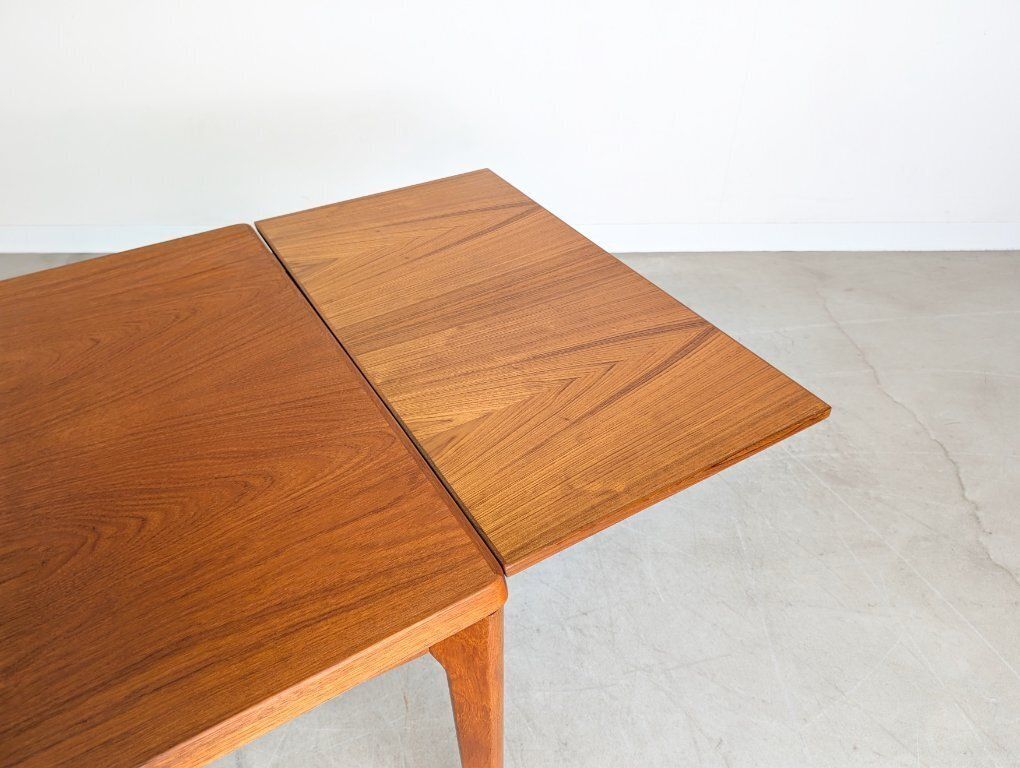 photo furniture Henning Kjærnulf Midcentury Extendable Dining Table Vejle Stole Teak