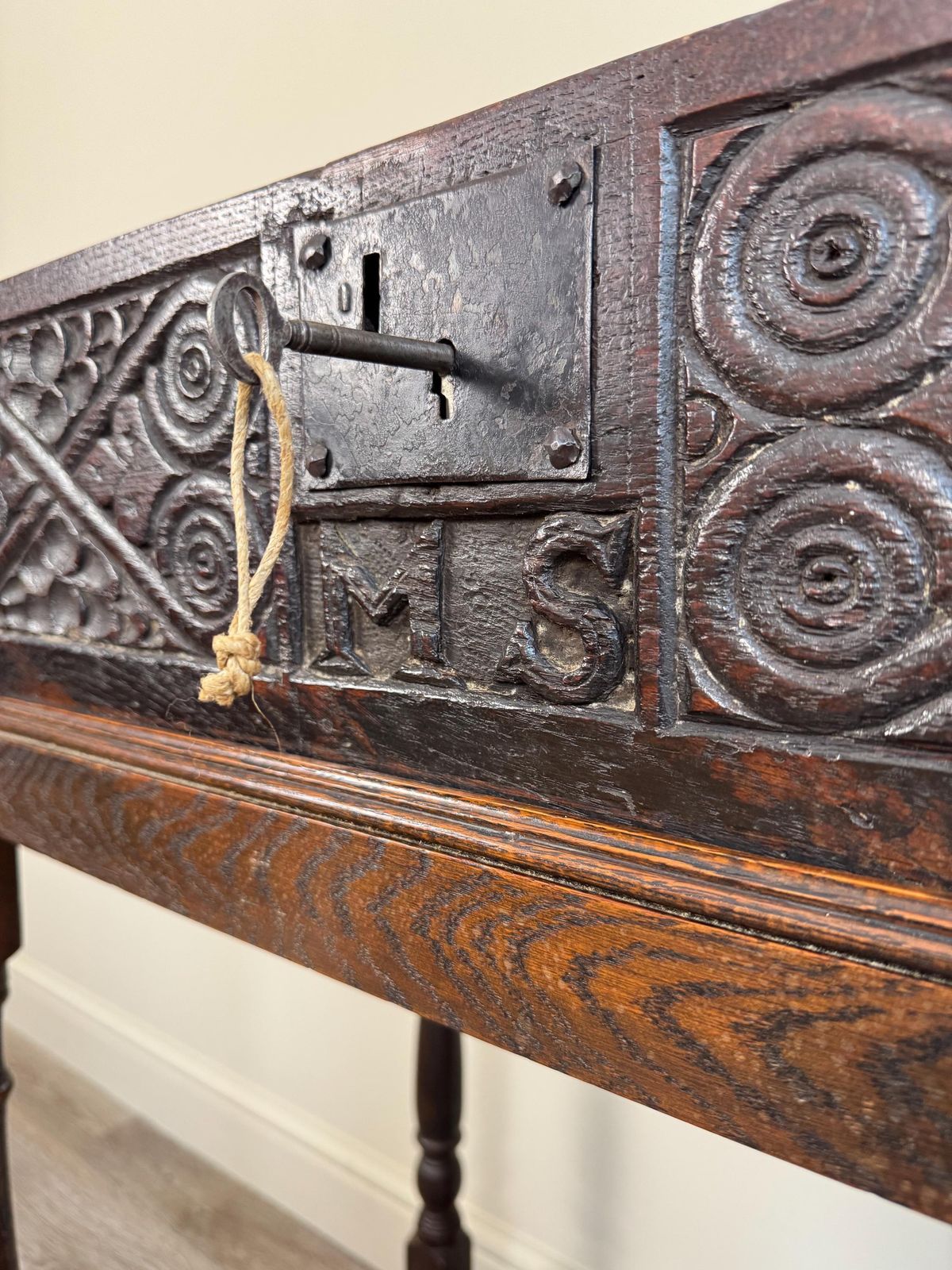 Antique Carved Oak Bible Box On Stand – Circa Early 18th Century Storage Chest photo Home Decor