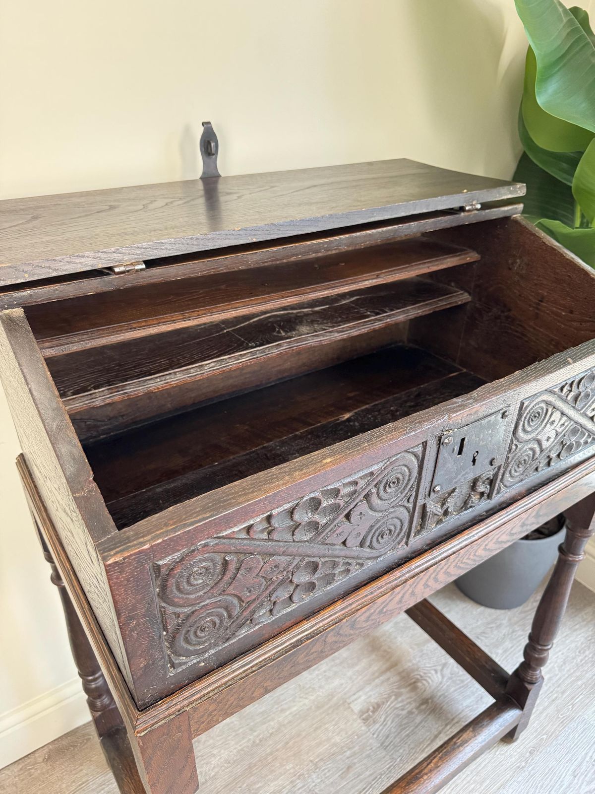 Antique Carved Oak Bible Box On Stand – Circa Early 18th Century Storage Chest photo vinterior