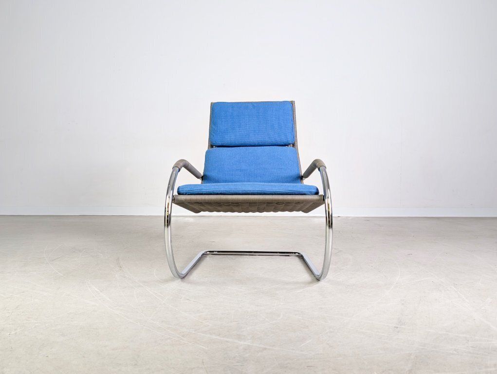 Original Tecta D35 1 Armchair, Cantilever Design, Grey Wicker, Armrests photo for sale