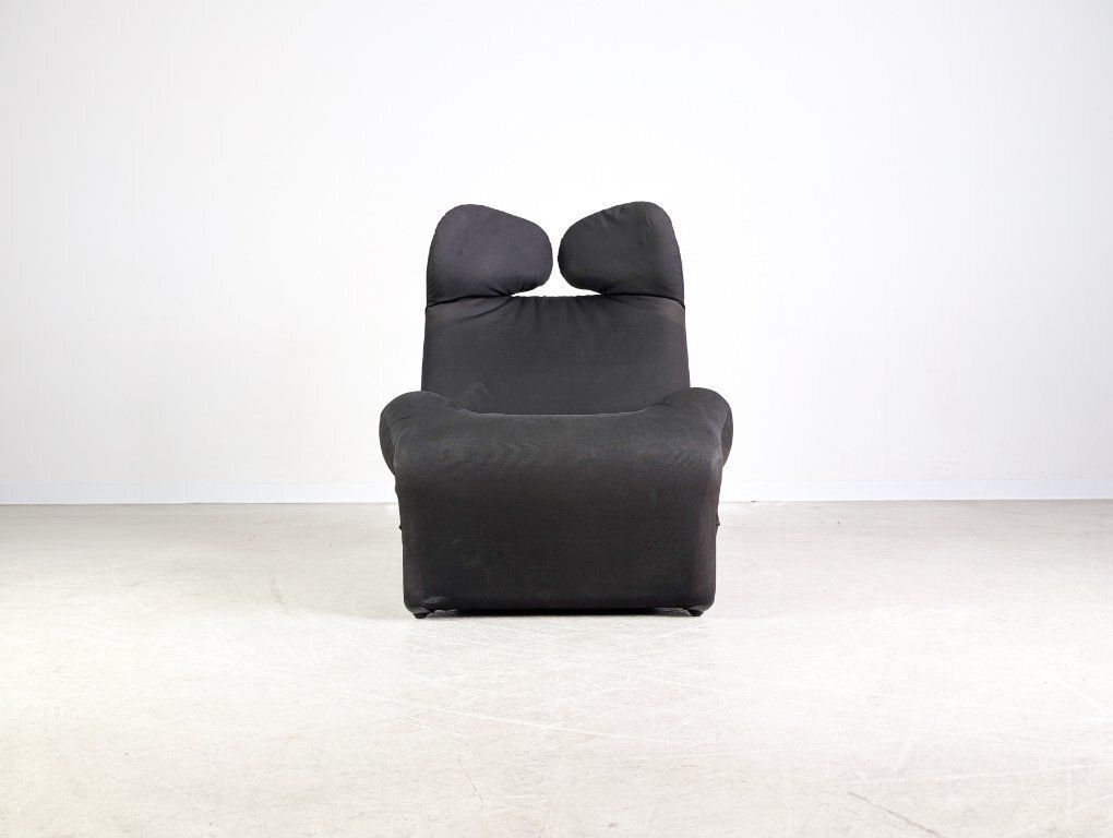 Original Cassina Wink Chair Toshiyuki Kita Black Fabric photo for sale
