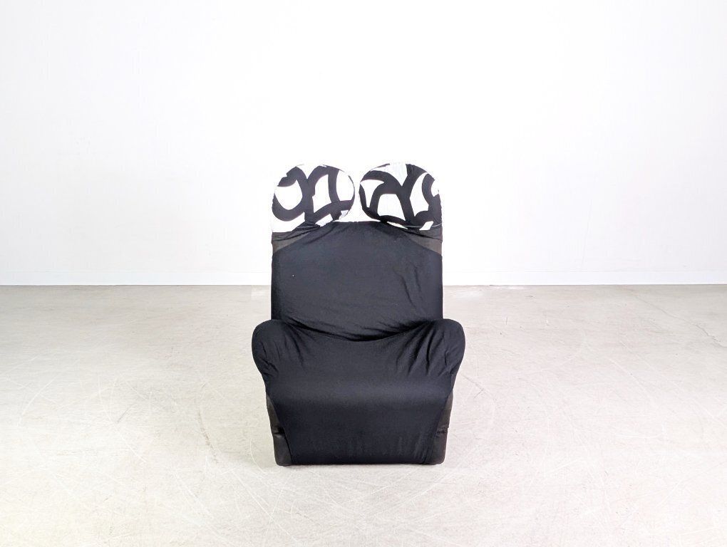 Original Cassina Wink Chair Toshiyuki Kita Black White photo furniture