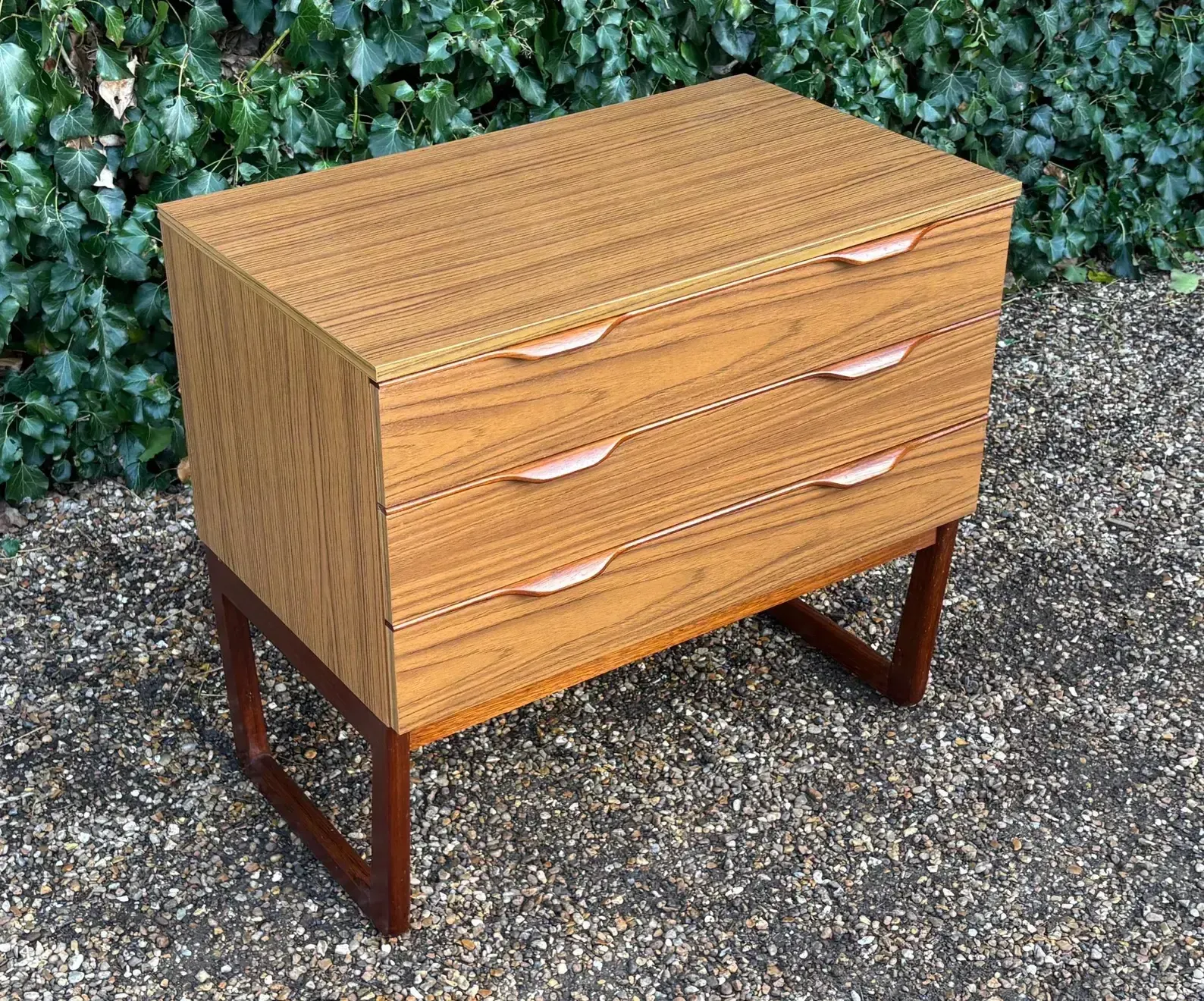 Mid Century Europa Chest Of Drawers photo vinterior