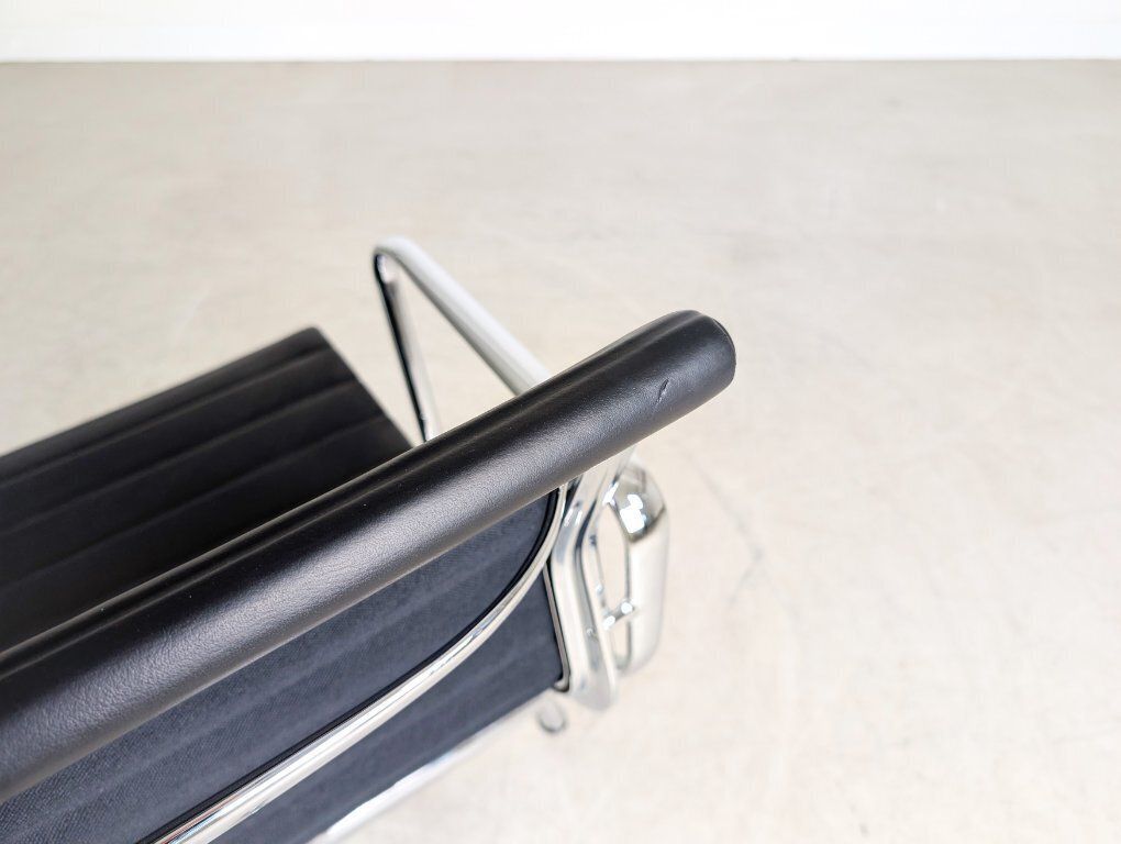 photo for sale Original 3x Vitra Charles & Ray Eames Chair Ea 108 Leather Black