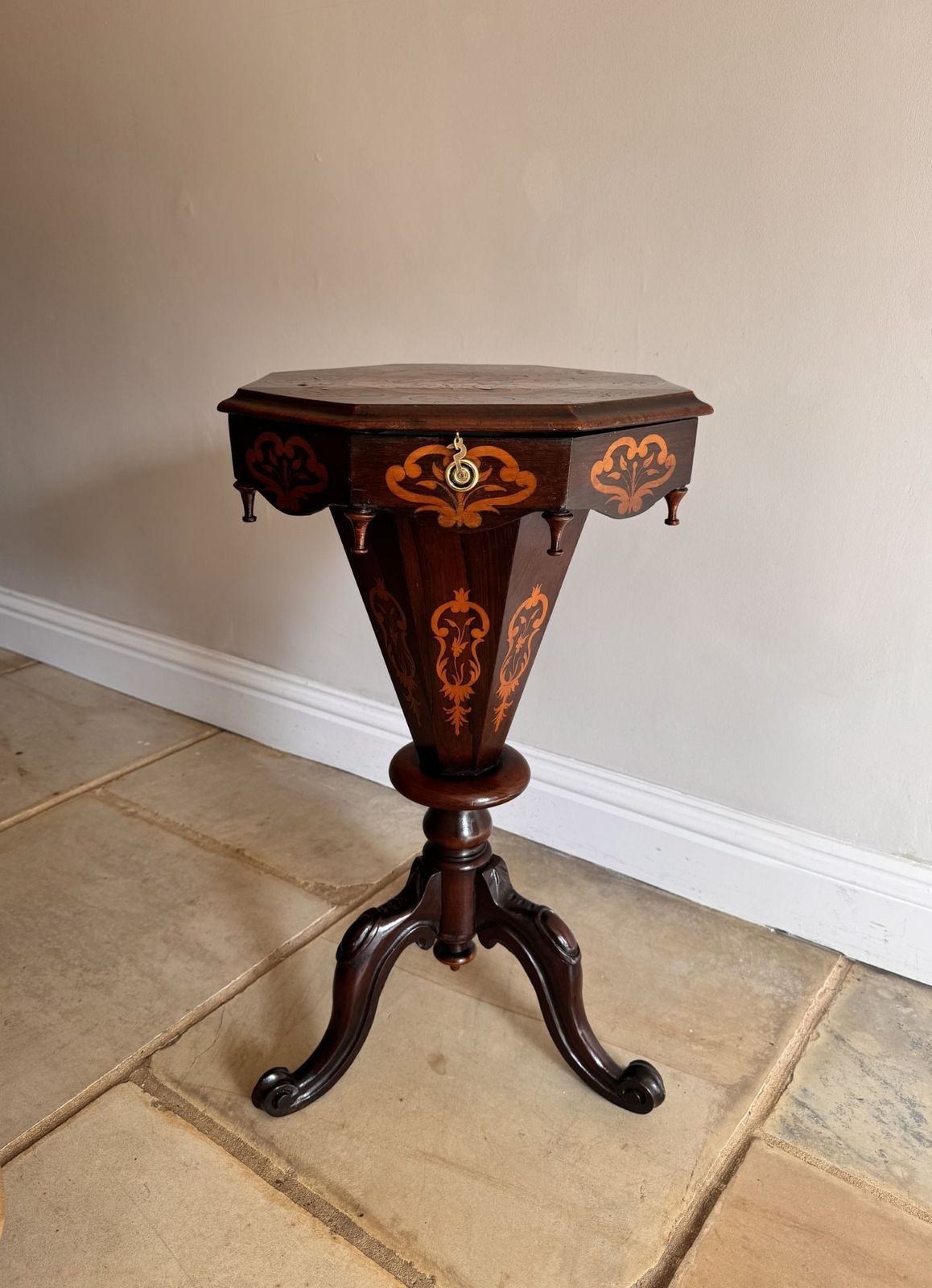 Fantastic Quality Victorian Rosewood Marquetry Inlaid Trumpet Work Table