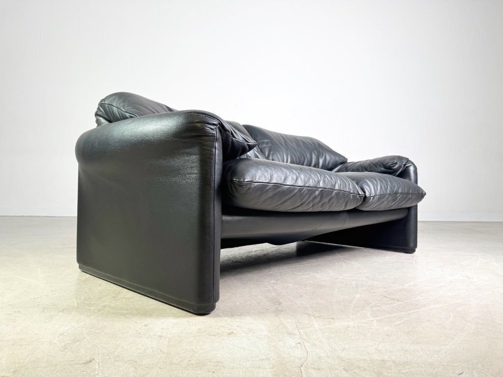 Cassina Maralunga Two Seater Sofa Couch Vico Magistretti Leather photo vinterior